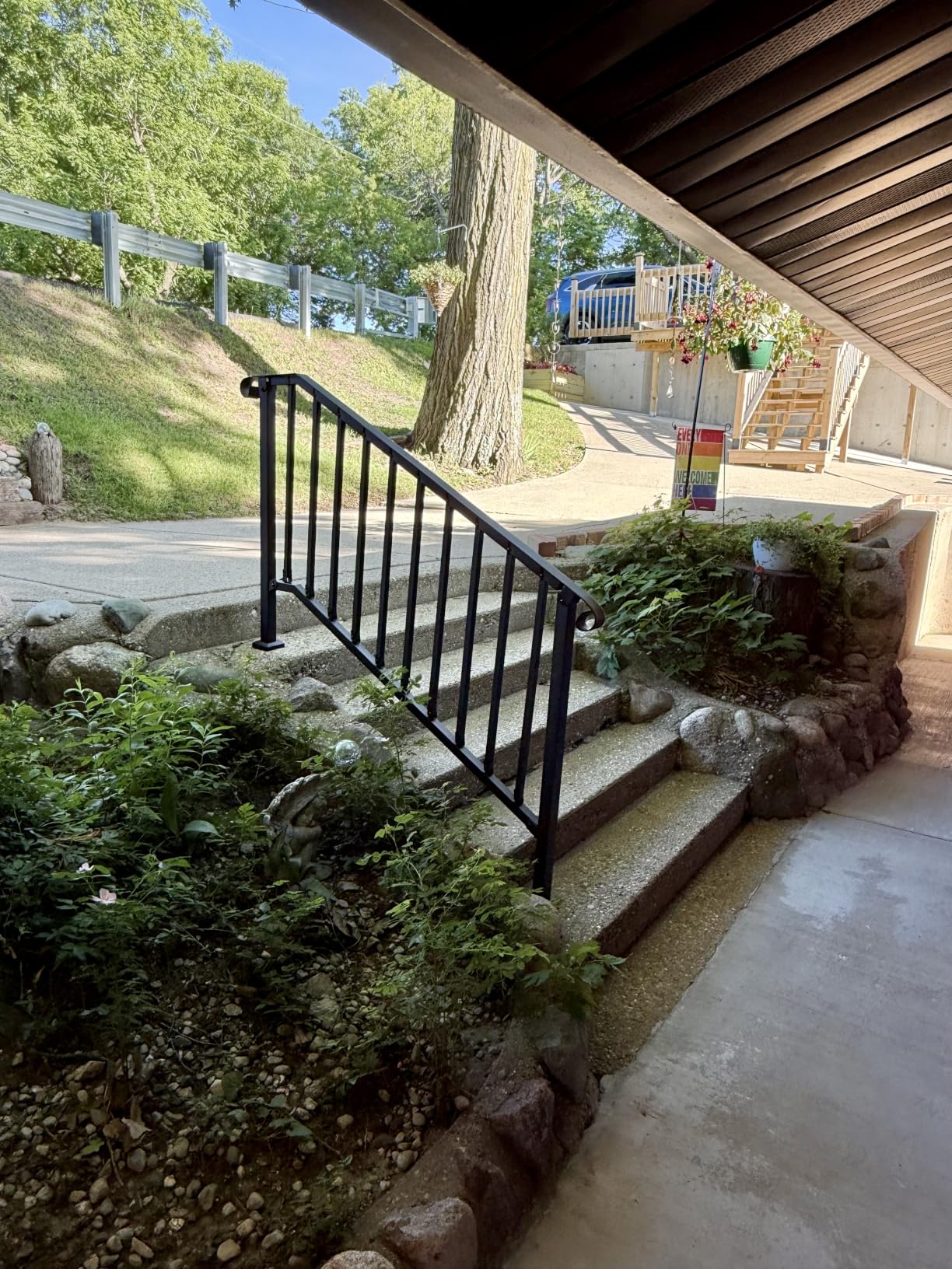VEVOR Handrails for Outdoor Steps, 5 Step Stair Hand Rail Kit, Transitional Carbon Steel Railings with Installation Kit, Stair Rails for Seniors, Concrete Steps & Porch & Deck, Black Retro Arch customer photo 1