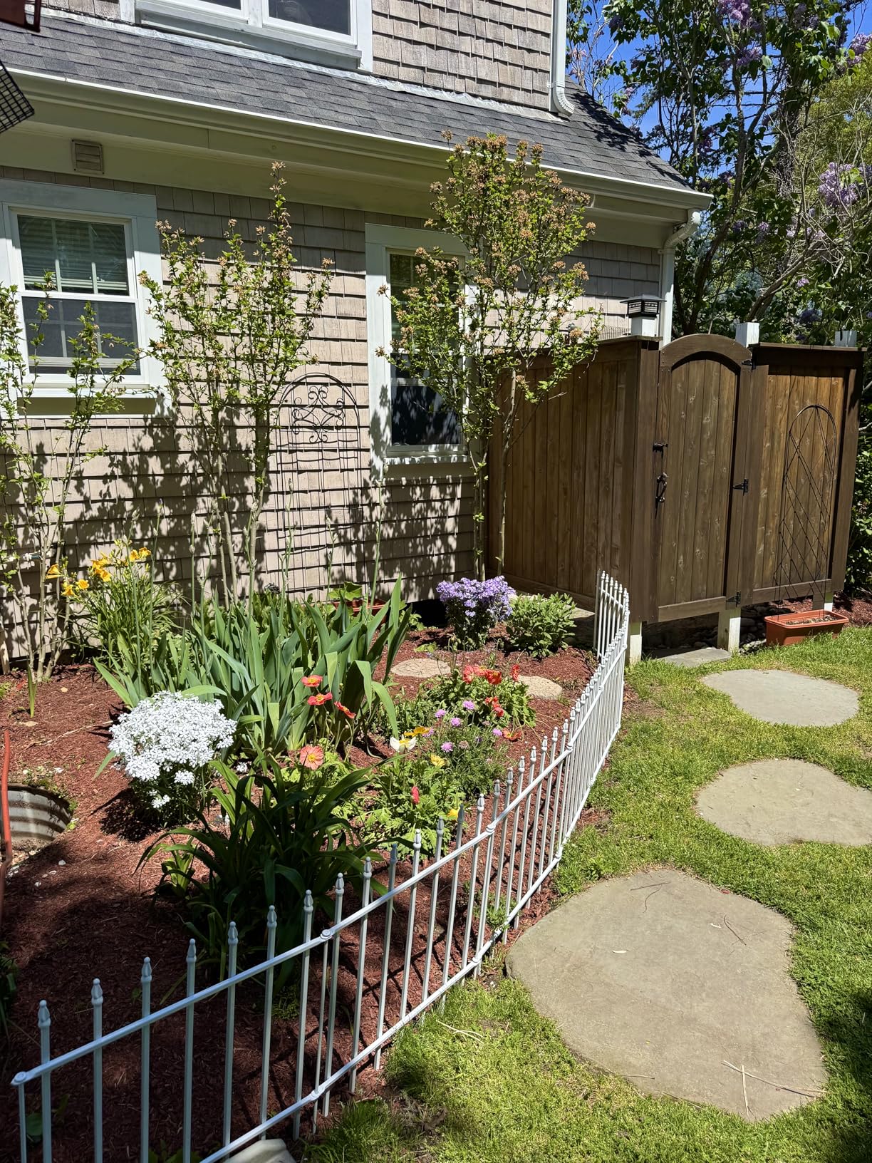 Thealyn Metal Decorative Garden Fence 36