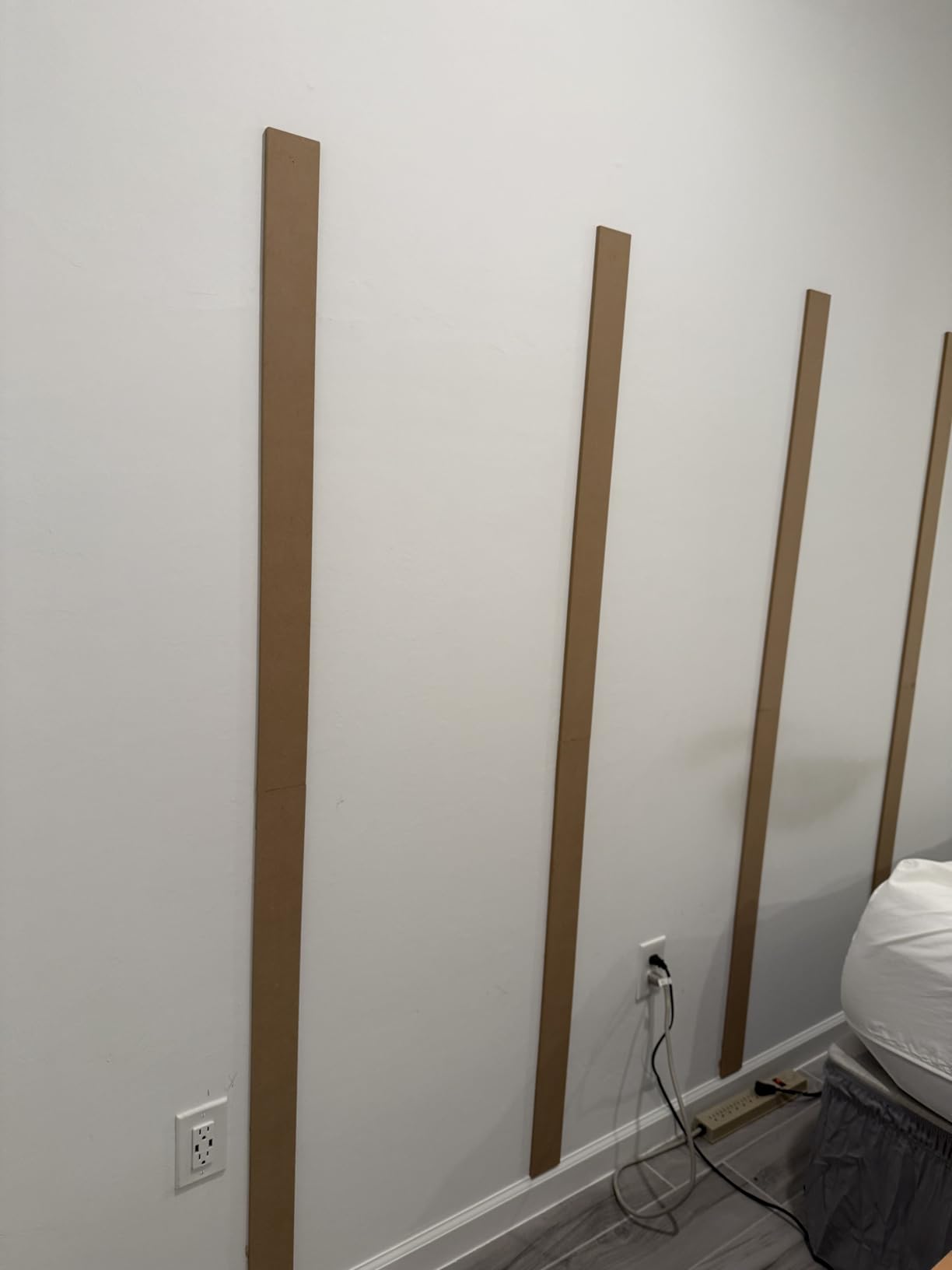 Weysat 20 Pcs MDF Wainscoting Kit 107.5 x 80 inch Pre Cut Board and Batten Wall Panel Kit Ready to Assemble Accent Wall Molding Decor Mdf Wainscoting Panels for DIY Interior Moulding customer photo 2