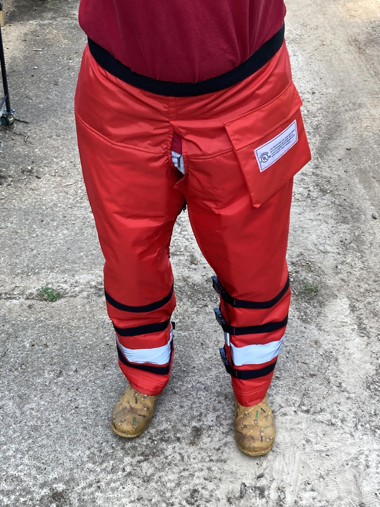 VEVOR Apron Style Chainsaw Chaps, Class D, 8 Layers Chainsaw Pants with Adjustable Belt & Gear Pocket, Chain Saw Chaps for Men/Women, Chainsaw Safety Equipment Wear for Loggers Forest Workers, Large customer photo 1