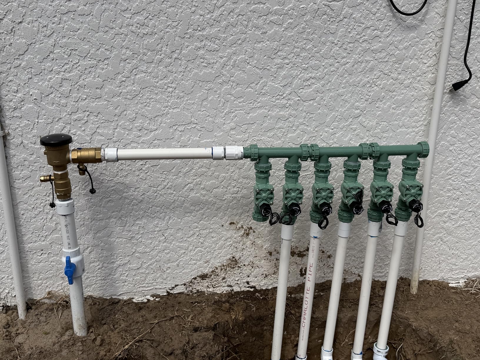 Orbit 57257 4-Valve Preassembled Sprinkler Manifold - Easy Install, Smart Controller Compatible, Works with PVC & Poly Pipe, Includes 4 in-Line Valves customer photo 2