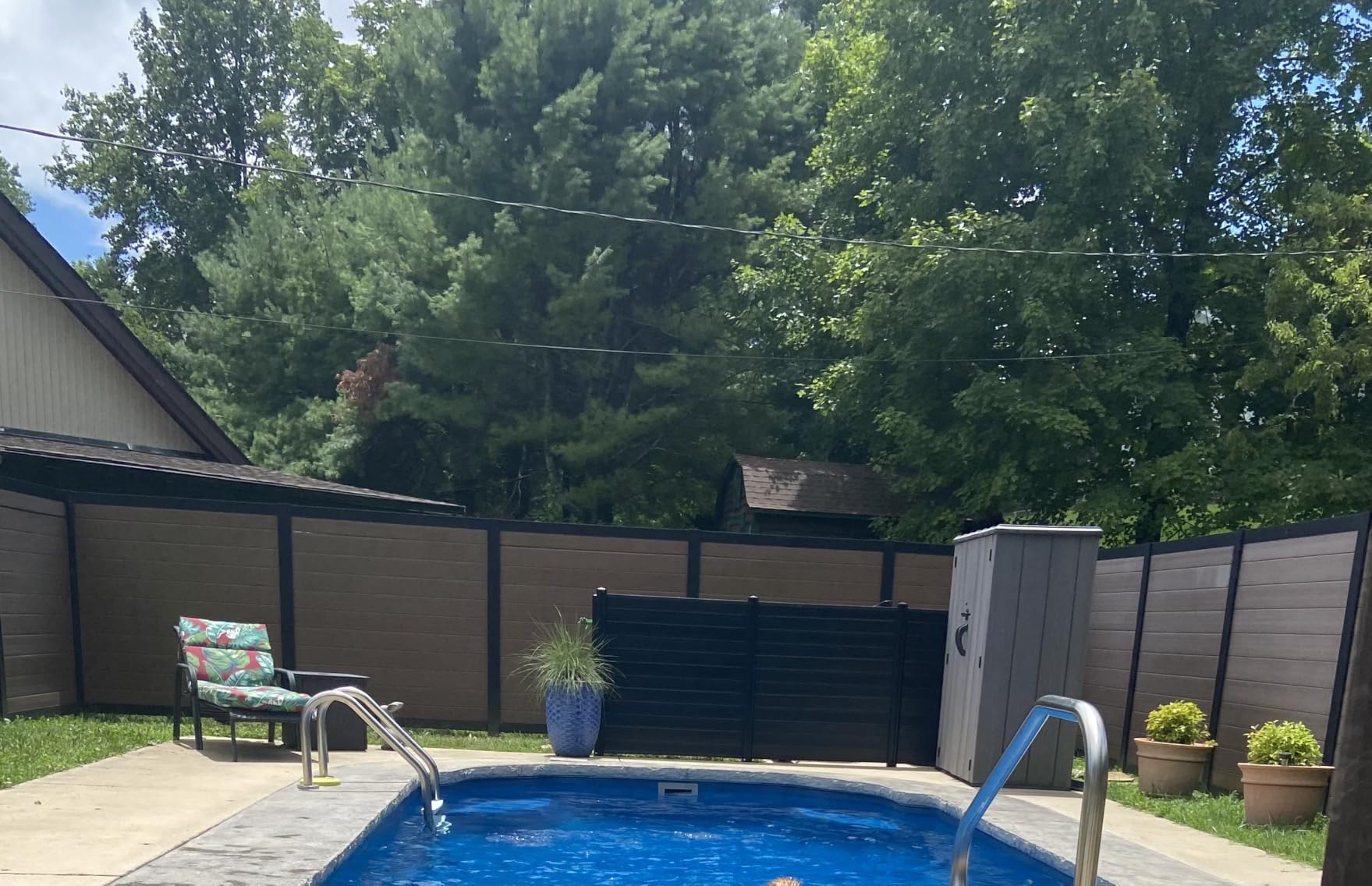 VEVOR Outdoor Privacy Screen, 50in H x 50in W Air Conditioner Fence, 3-Panel Pool Equipment Enclosure, Horizontal PVC Privacy Fence with 27.5 in Ground Stakes, No Dig Trash Can Fence for A/C Units customer photo 2