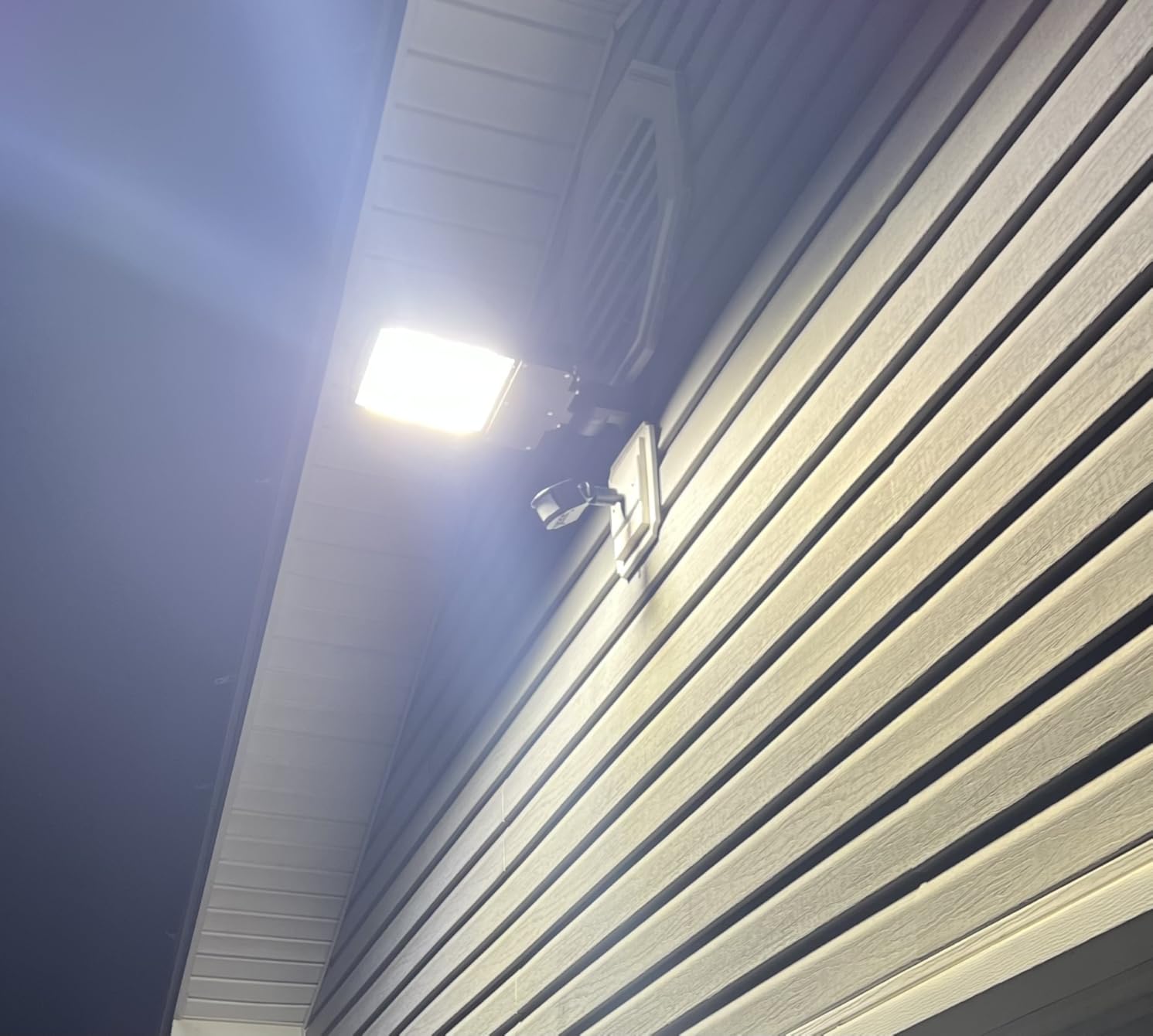 LED Parking Lot Light 150W - 5000K 22500lm UL Listed - Black Led Flood Lights Outdoor Pole Light with Photocell Sensor - Wall Mount Commercial Street Area Lighting for Yard Barn Garage - 100-277V customer photo 1