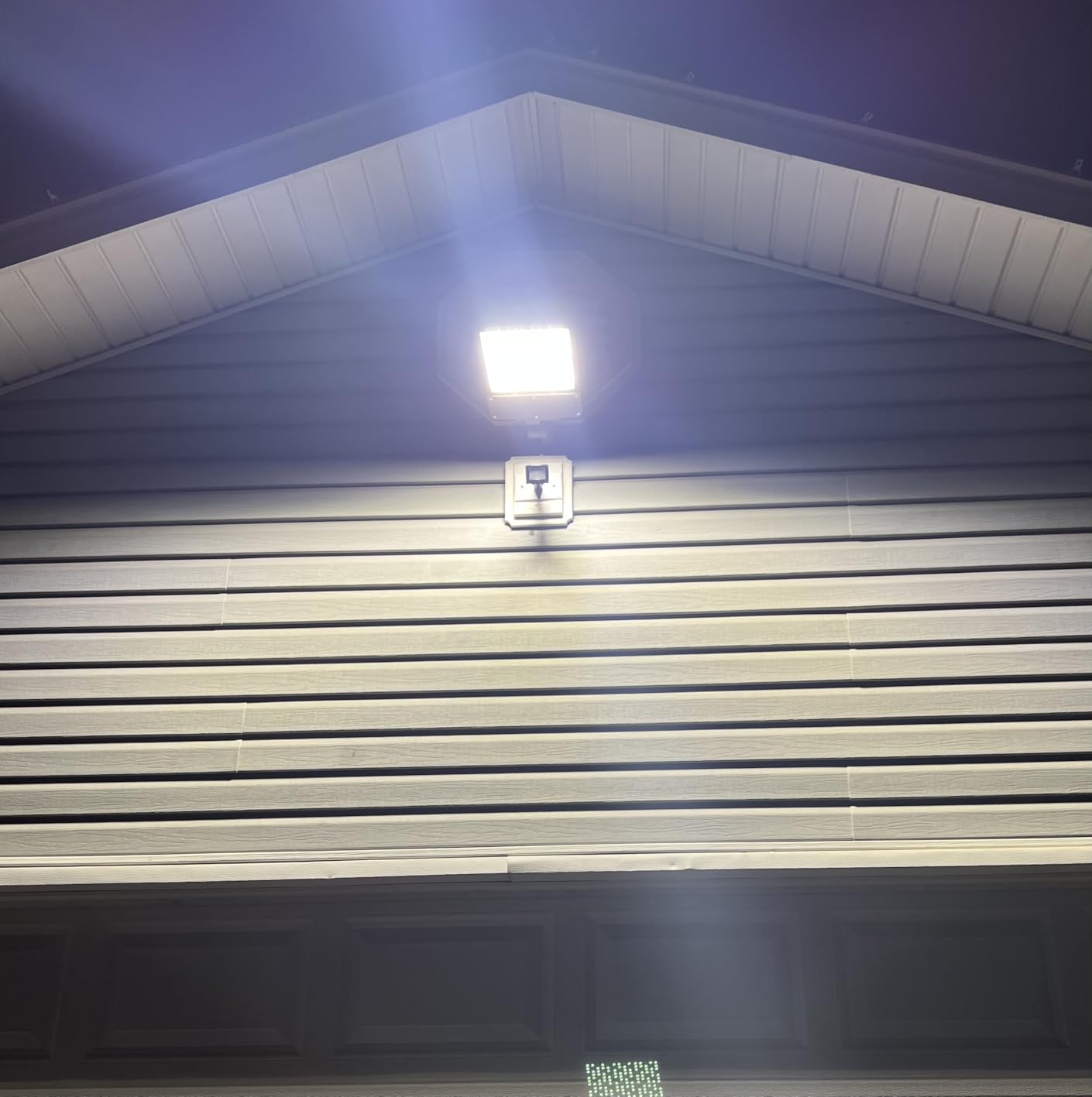 LED Parking Lot Light 150W - 5000K 22500lm UL Listed - Black Led Flood Lights Outdoor Pole Light with Photocell Sensor - Wall Mount Commercial Street Area Lighting for Yard Barn Garage - 100-277V customer photo 2