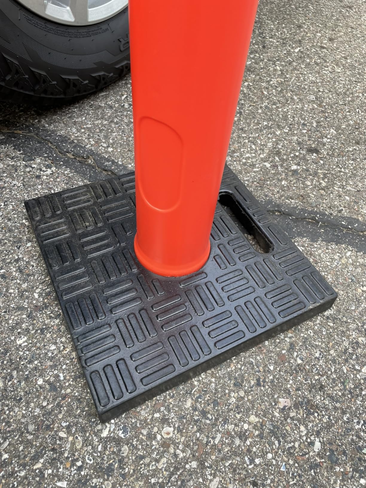 BATTIFE 42 Inch Orange Traffic Cones Delineator Posts with Base 6 Pcs | 11.8