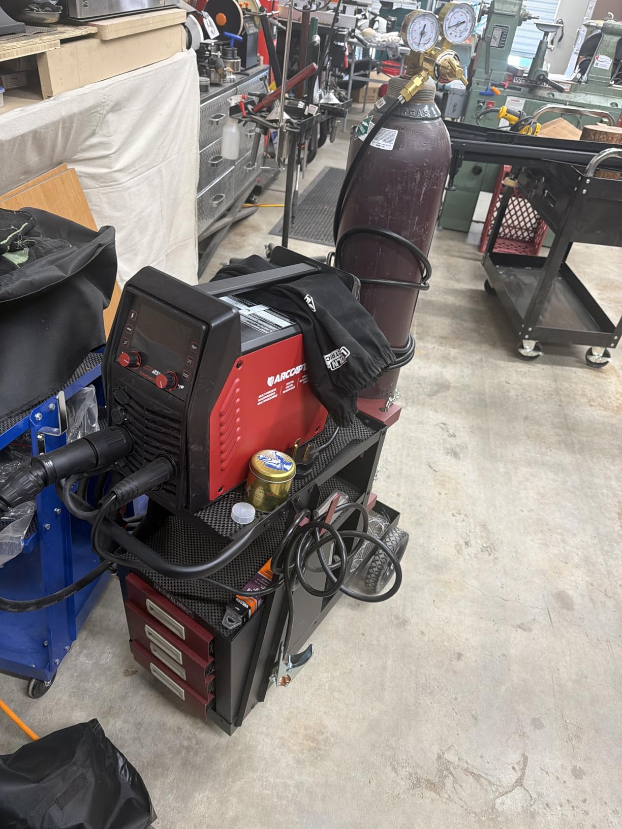 YESWELDER Welding Cart with 4 Red Drawers, Dual Cylinder Slots, 245 lb | Custom Steel-Plate Frame with Rust-Resistant Paint, 360° Swivel Casters, with Stainless Steel Safety Chains customer photo 1