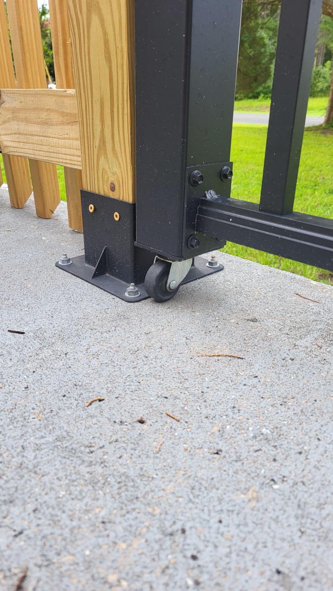 Egadis 36in x 4ft Aluminum Deck Gate Kit, ASTM E985 Certified, Black | Cuttable Textured AAMA2604 Finish Outdoor Gate with Premium Latch & Auto-Closing Hinge for Deck, Patio, Garden, Yard, Porch customer photo 1