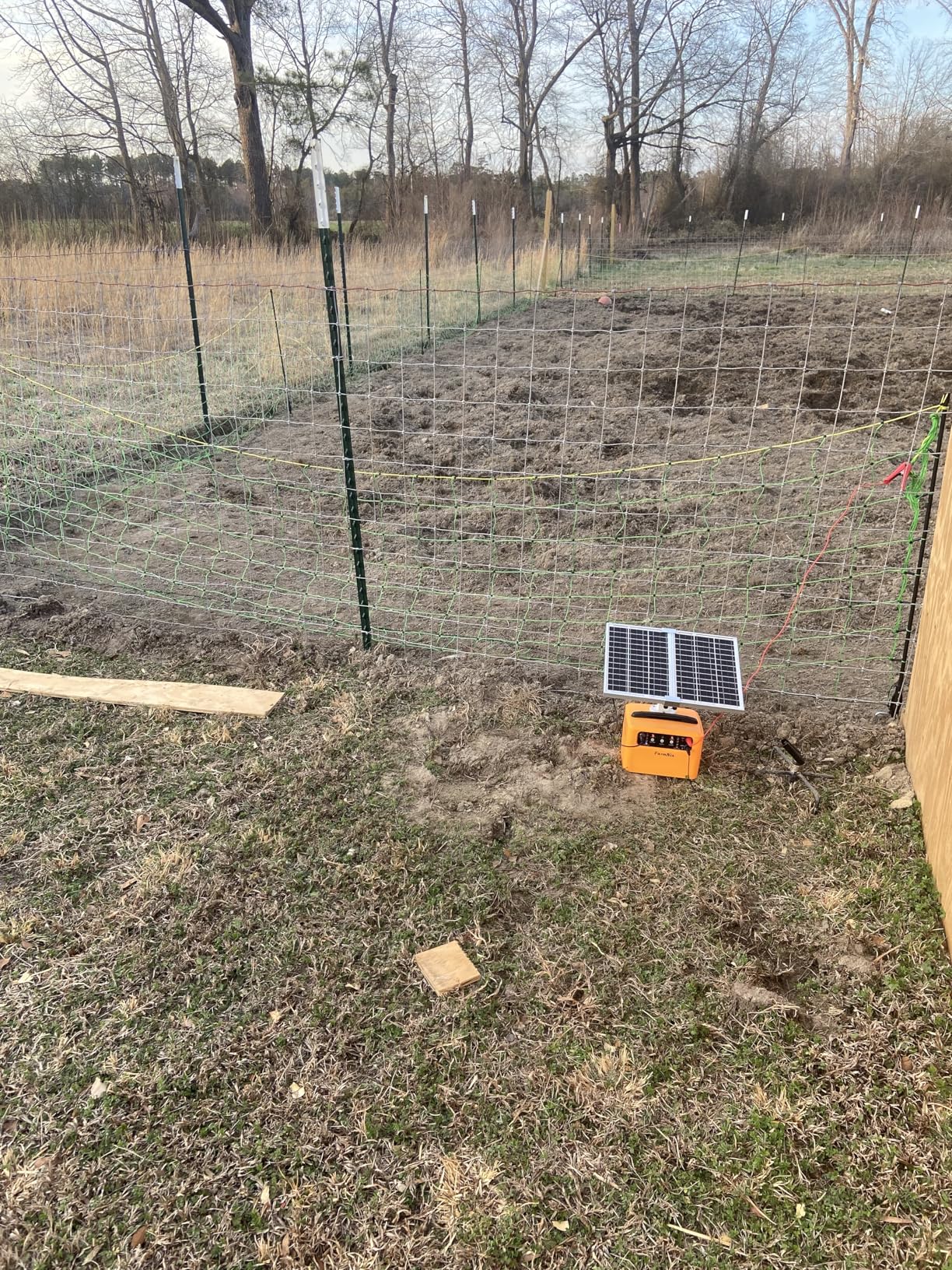 30 Miles Solar Electric Fence Charger for Livestock,6-12KV Adjustable Output Solar Charger,1.5J Fence Charger,15W Solar Powered Electric Fence Kit for Garden,24H Uninterrupted Protection customer photo 1