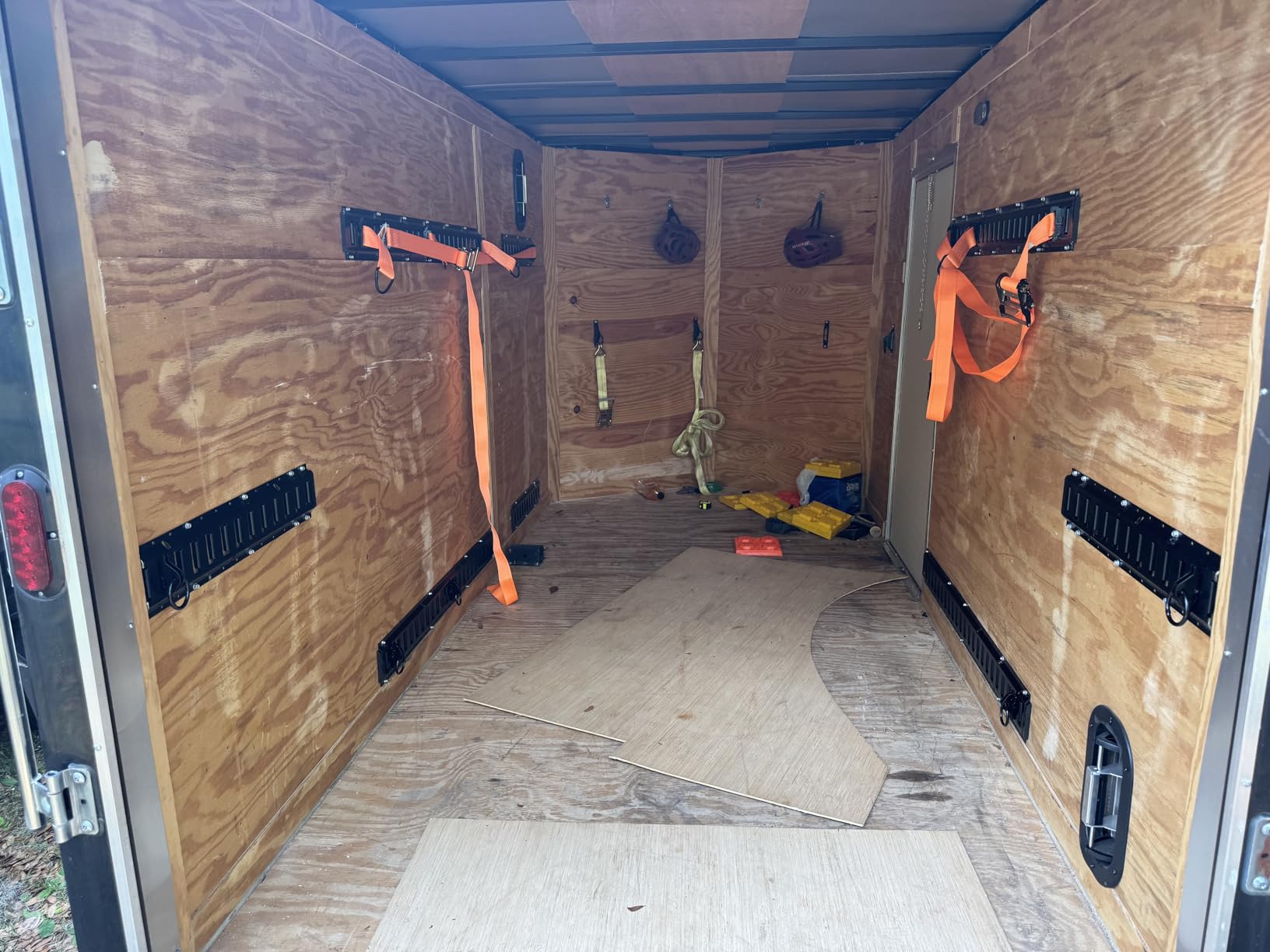 Wellmax 36PC E Track Rail Kit, Heavy Duty Tie Down for Enclosed Trailers | E-Coated Steel, 1467 lb WLL, Ratchet Straps, O-Rings & Tie-Offs, Fits Trucks, Vans & Cargo Trailers customer photo 1