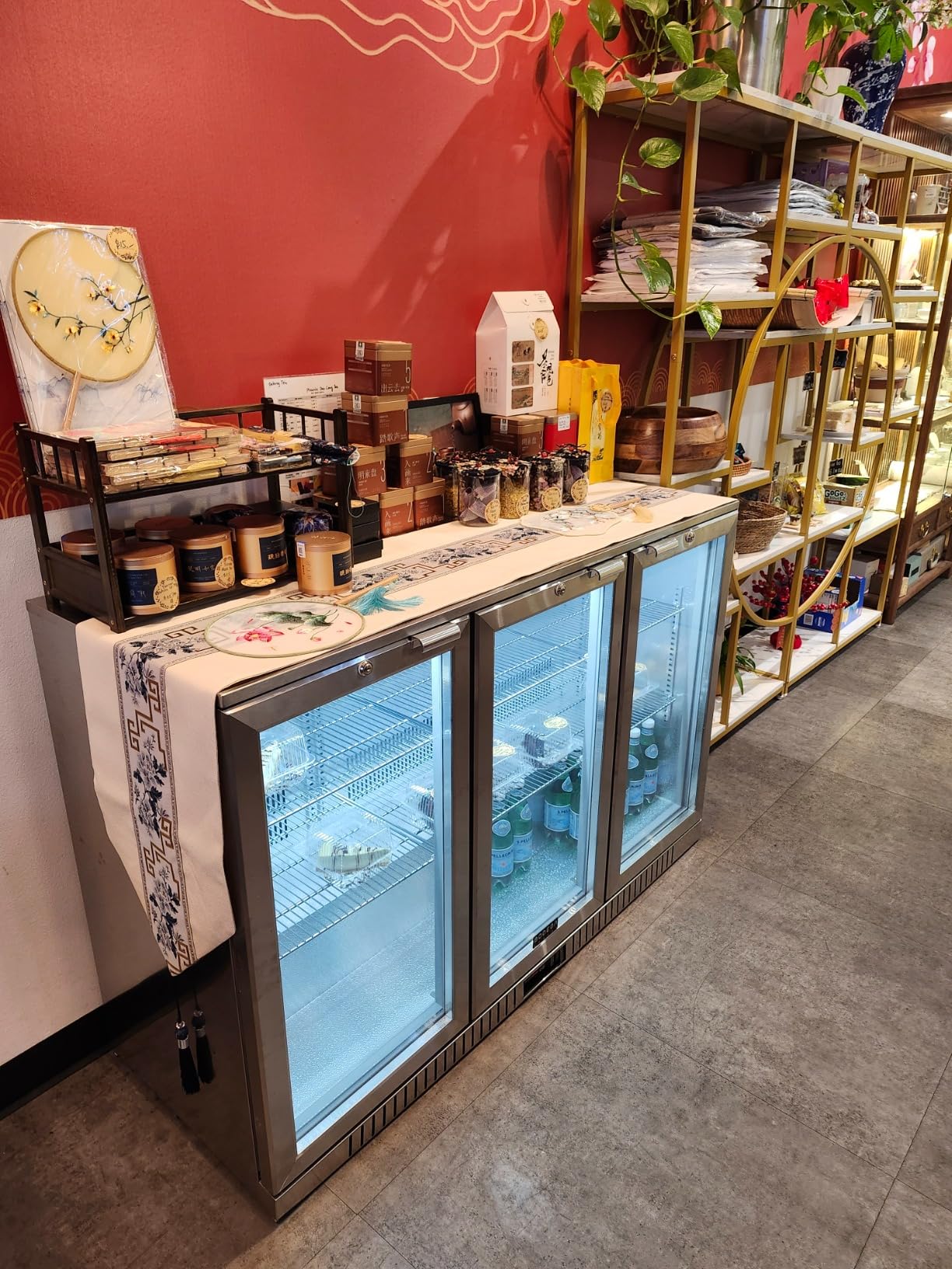 BODEGACOOLER Commercial Bar Cooler with 3 Solid Doors, 20.5 Cu.Ft Back Bar Refrigerator, Beverage Refrigerator for Beer Soda Wine, LED Light, Stainless Steel Top, 6 Casters, for Kitchen Buffet Table customer photo 2