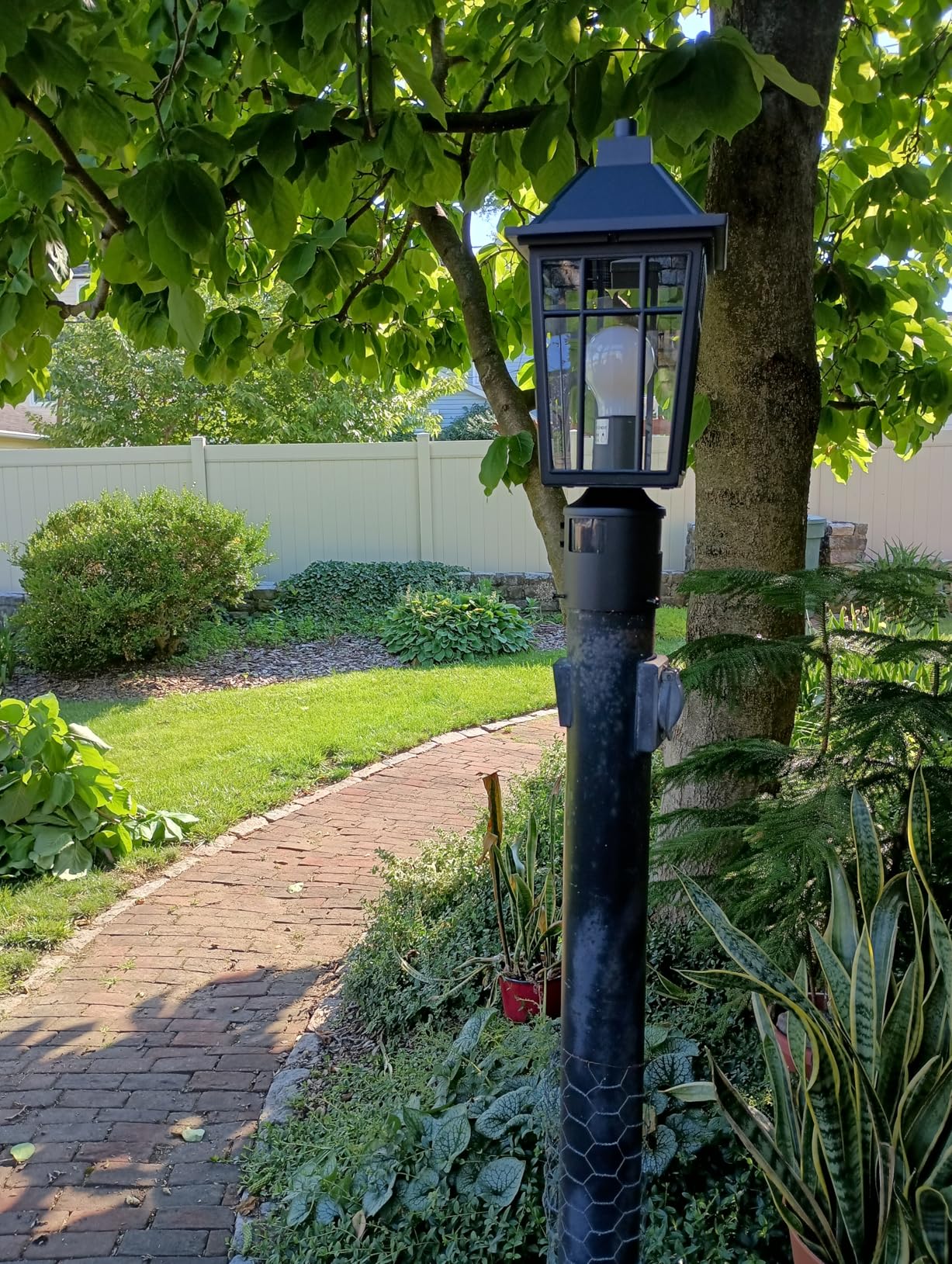 YisURO 360° Motion Sensor Outdoor Post Light, Dusk to Dawn Hardwired Pole Lantern with 360° Detection, Waterproof Anti-Rust Aluminum Exterior Lamp for Garden, Yard, Driveway, Patio, Black, 1 Pack customer photo 1