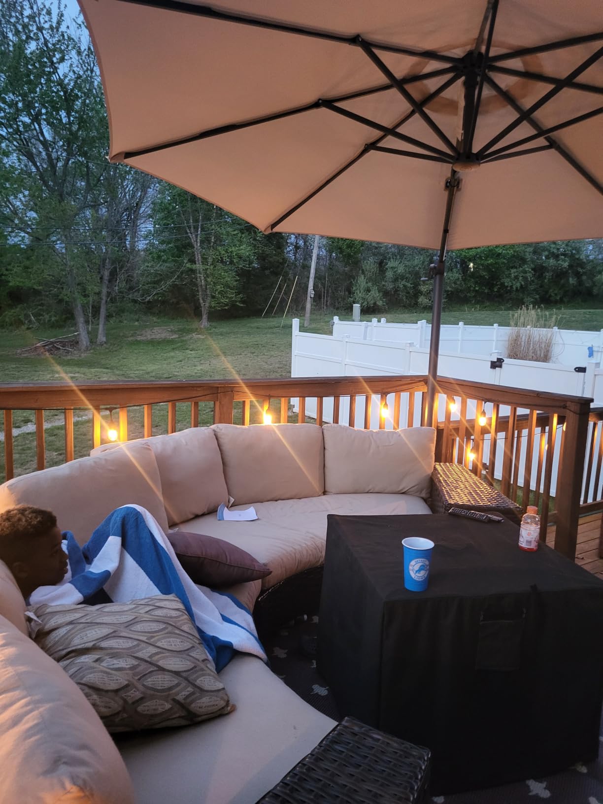 Hoteel Outdoor Patio Umbrella - 10ft Cantilever Umbrella for Patio Heavy Duty Offset Umbrellas with Stand, 360 Rotation Double Top Large Table Umbrella on Clearance for Deck Pool Backyard customer photo 1