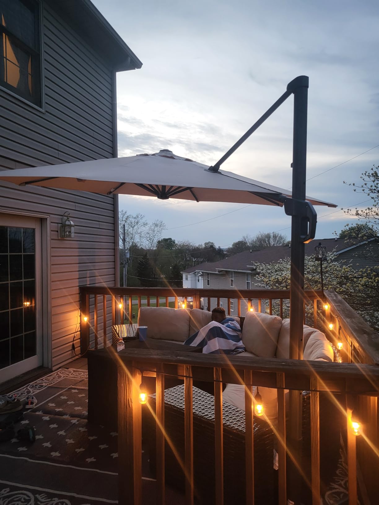 Hoteel Outdoor Patio Umbrella - 10ft Cantilever Umbrella for Patio Heavy Duty Offset Umbrellas with Stand, 360 Rotation Double Top Large Table Umbrella on Clearance for Deck Pool Backyard customer photo 2
