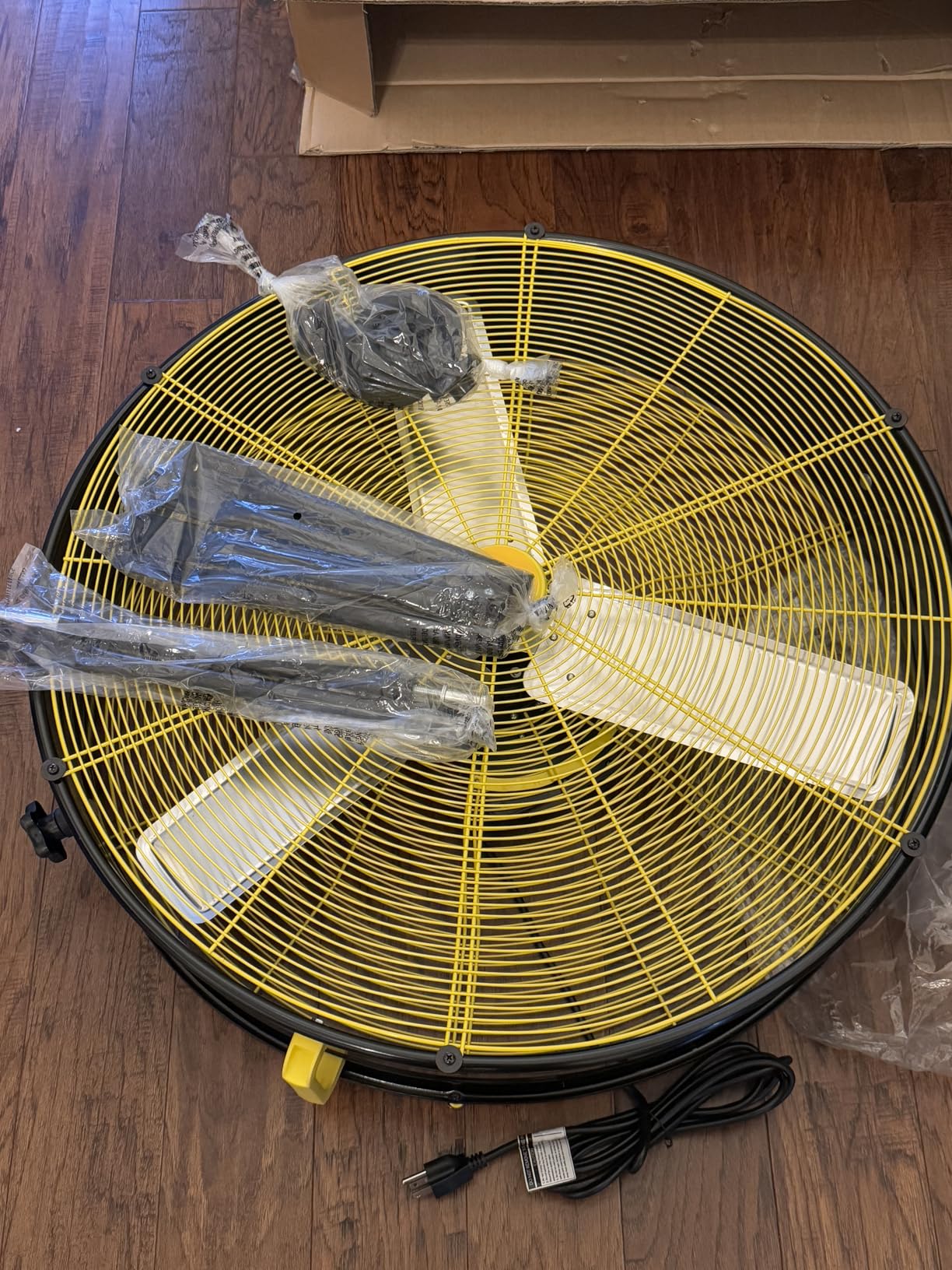 AKIRES 40IN Industrial Floor Drum Fan,24,800CFM High Velocity Heavy Duty Shop Fan with 360° Tilt,Handle,600W High Velocity Drum Fan for Garage,Basement,Warehouse,Patio,Factory,Workshop,Commercial Use customer photo 2