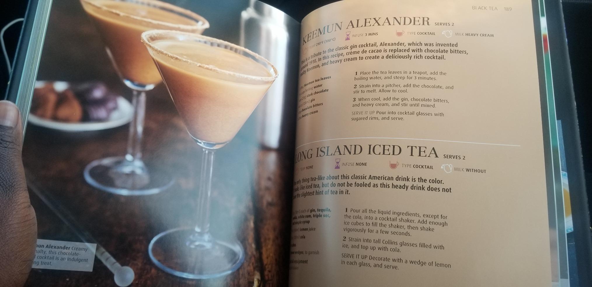 The Tea Book: Experience the World's Finest Teas, Qualities, Infusions, Rituals, Recipes customer photo 2