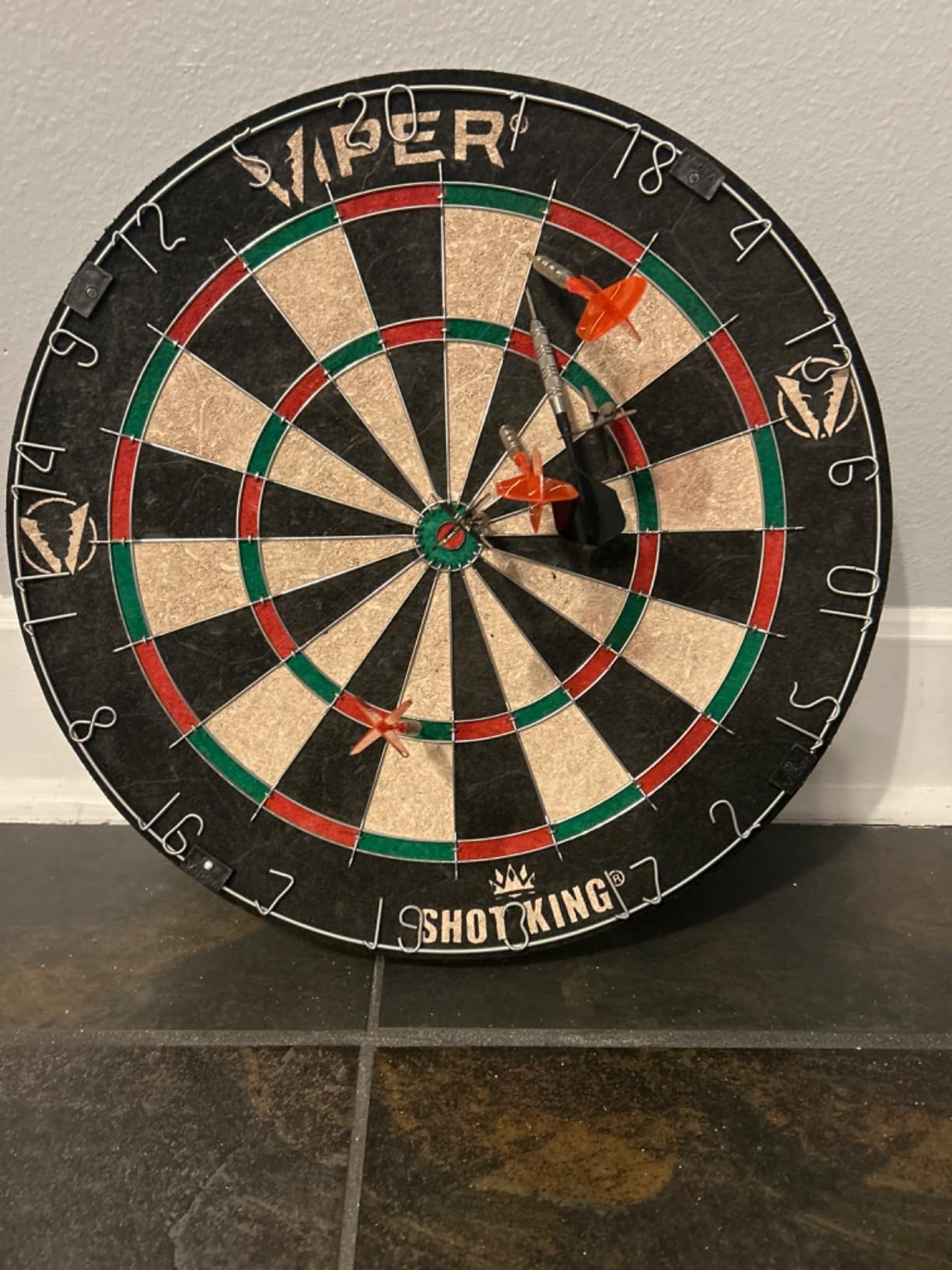 Viper by GLD Products Shot King Sisal Dartboard Set for Adults, 6 Darts | Regulation 17.75 Inch Bristle Dartboard customer photo 1