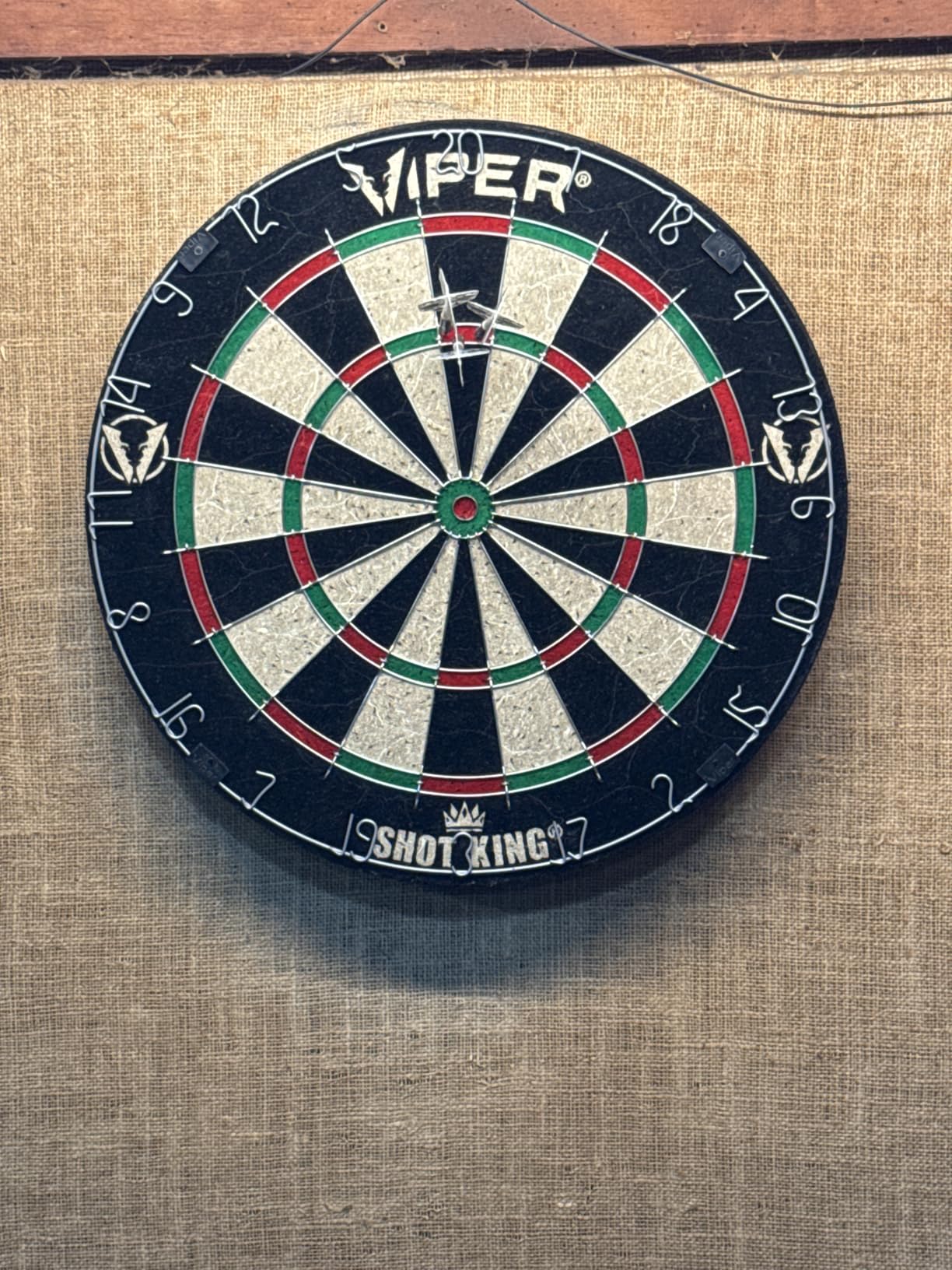 Viper by GLD Products Shot King Sisal Dartboard Set for Adults, 6 Darts | Regulation 17.75 Inch Bristle Dartboard customer photo 2