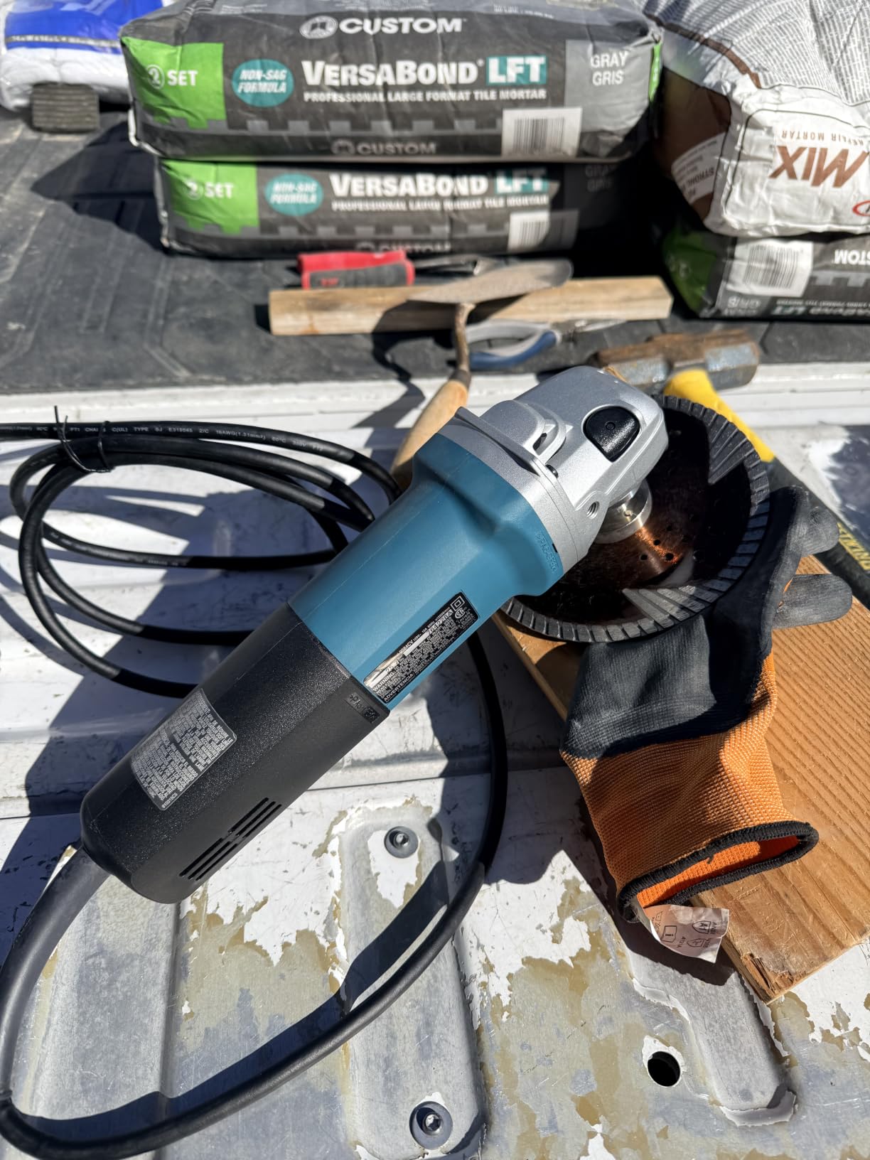 Makita 9564CV 4-1/2-Inch SJS High-Power Angle Grinder customer photo 2
