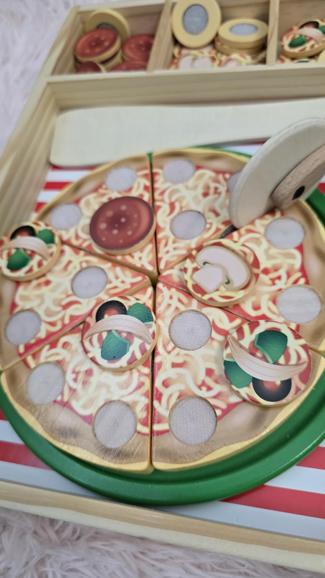 Melissa & Doug Wooden Pizza Party Play Set, 36 Self-Stick Toppings, Pizza Toy Kitchen Set & Play Kitchen Accessories, Preschool Toys for Boys & Girls 3+ customer photo 2