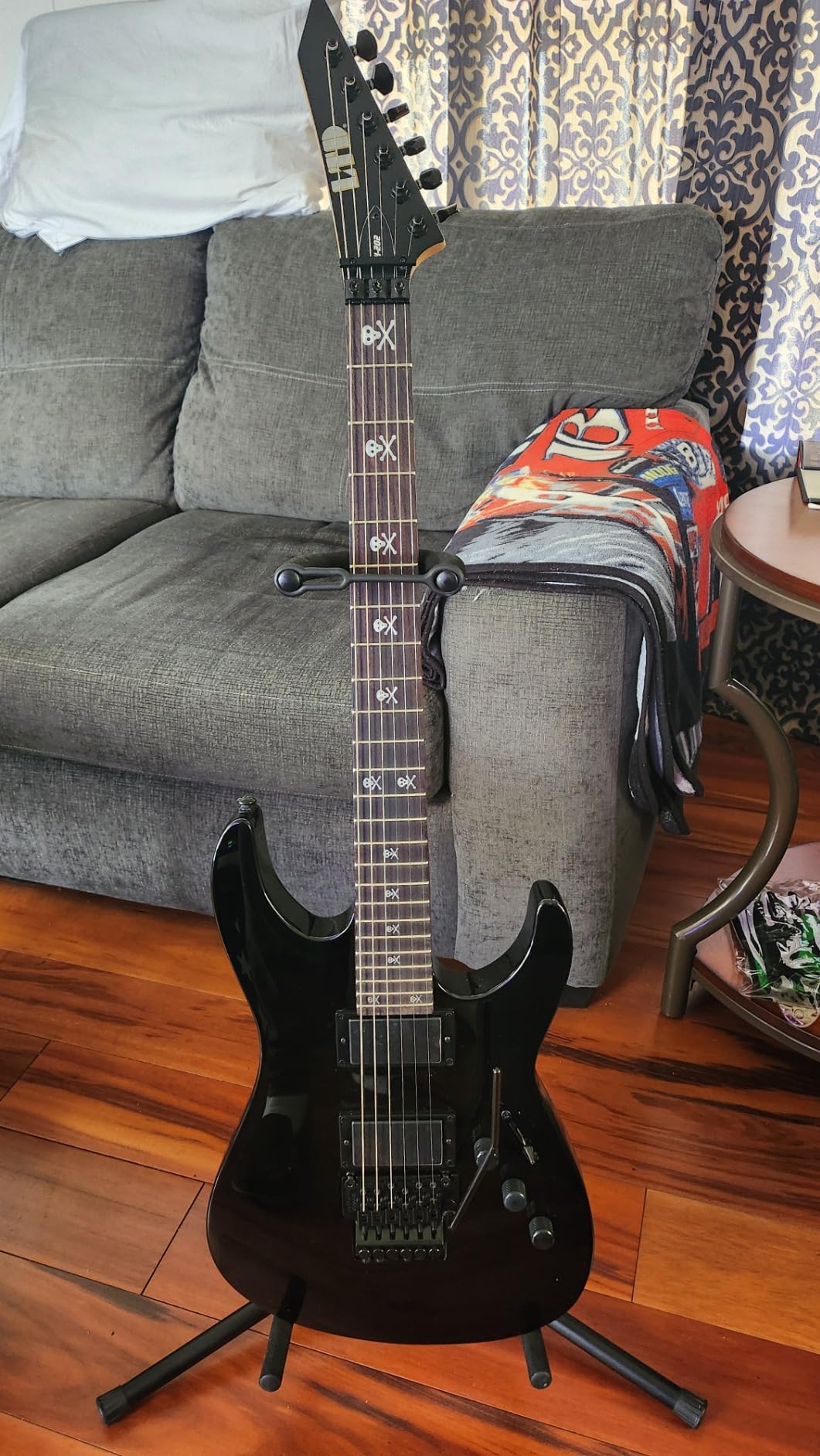 ESP LTD Kirk Hammett KH-202 - Black customer photo 2