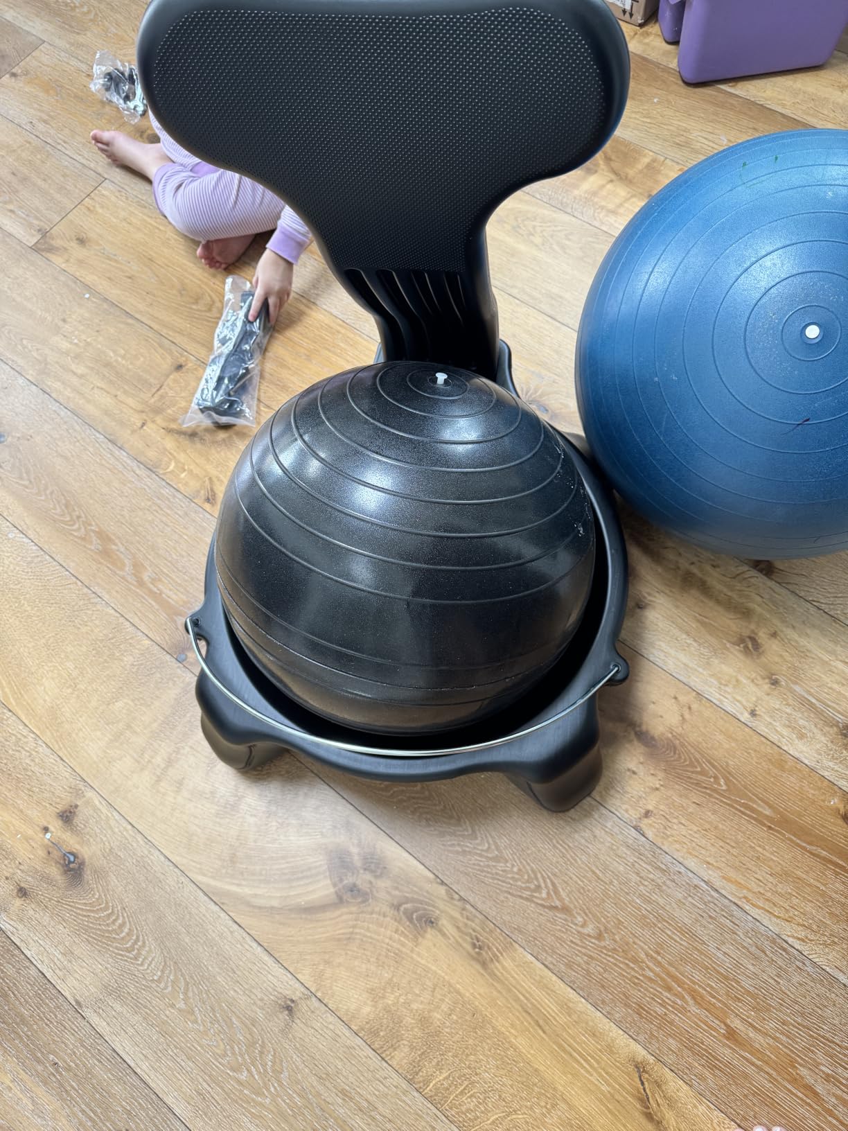 Gaiam Classic Balance Ball Chair, Stability Seat (Black) | 52cm stability ball chair builds core strength while you sit. Includes pump & exercise guide. customer photo 1