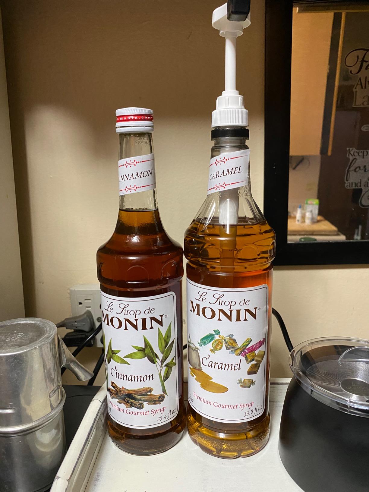 Monin - Syrup Pump, Exclusively for 750ml (25.4 fl oz) Glass Bottles | Mess-Free Dispensing + Tip Cover Included (White) customer photo 2