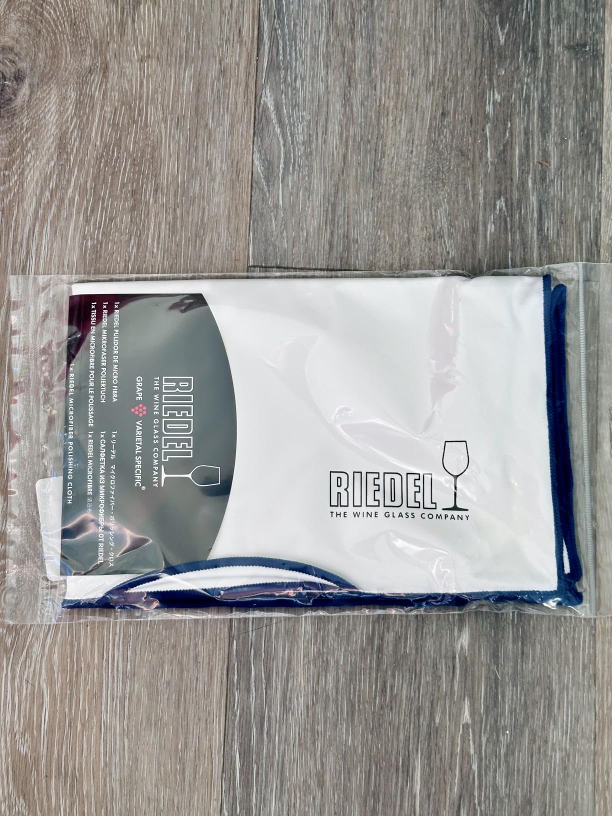 Riedel Large Microfiber Polishing Cloth for Wine Glasses (Red) customer photo 1