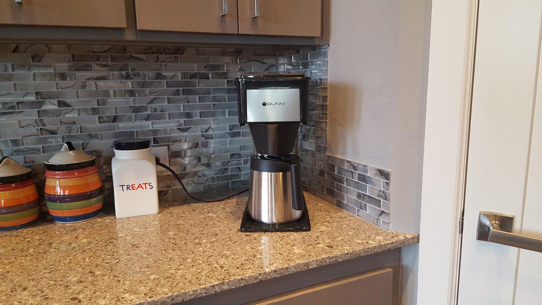 BUNN BT BT Speed Brew 10-Cup Thermal Carafe Home Coffee Brewer, Black customer photo 2