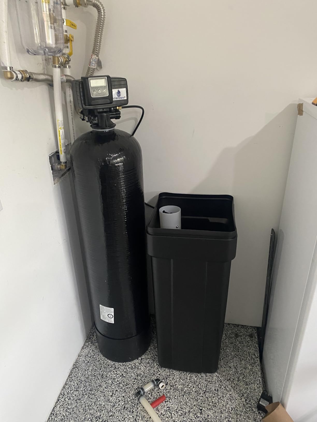AFWFilters Whole House Water Softener System - Fleck 5600SXT Digital Meter with 64,000 Grain, Includes Bypass Valve & Brine Tank customer photo 2