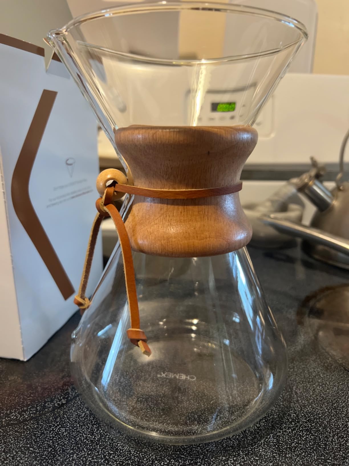 Chemex Pour-Over Glass Coffeemaker - Classic Series - 10-Cup - Exclusive Packaging customer photo 2