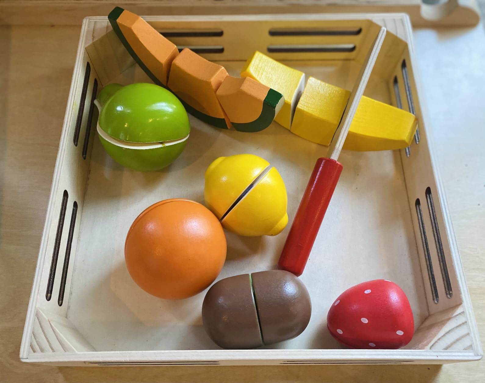 Melissa & Doug Wooden Cutting Fruit Toy Food Set & Pretend Play Kitchen Accessories, Preschool Learning Toys for Girls & Boys 3+ customer photo 1