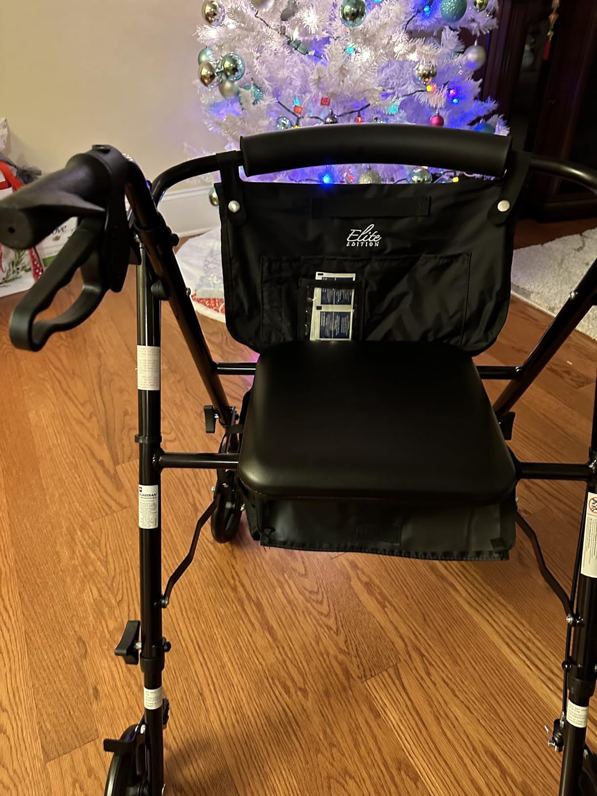 Medline Freedom Mobility Lightweight Folding Aluminum Rollator Walker customer photo 1