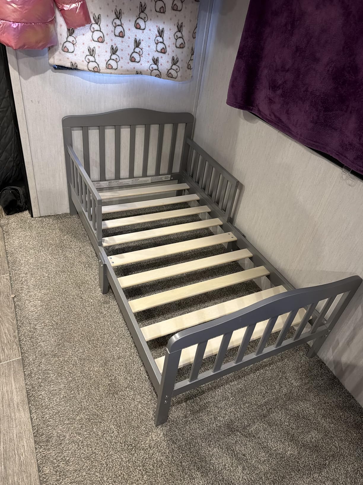 Dream On Me Classic Design Toddler Bed, GREENGUARD Gold, White | Slatted Curved Design, Low to Floor Bed, 2 Safety Guard Rails, Sturdy Wooden Frame, 50 Lb Limit, BSA Verified customer photo 2