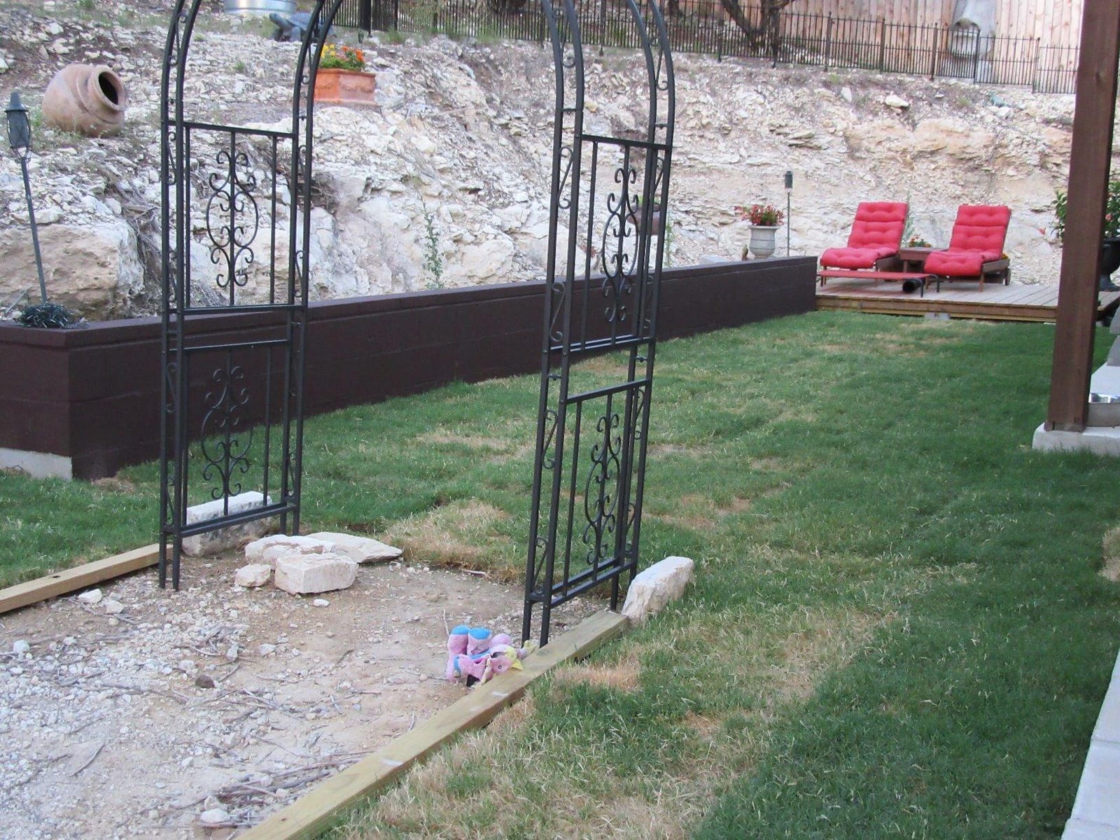 Plow & Hearth Arch Metal Outdoor Garden Arbor | Montebello | 7 Feet Tall | Steel Iron Trellis Lattice for Climbing Plants & Heavy Vines | Wedding Outdoor Patio Décor customer photo 2
