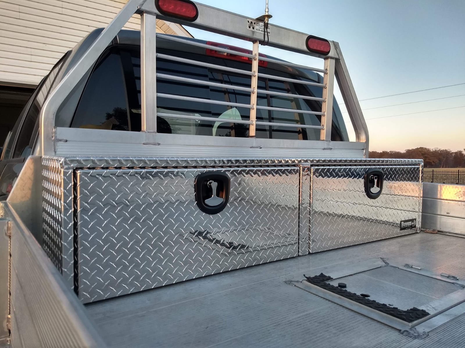 Buyers Products 1701551 Silver Aluminum Diamond Tread Topsider Truck Tool Box, 72x13x16 Inch, Made in USA customer photo 1