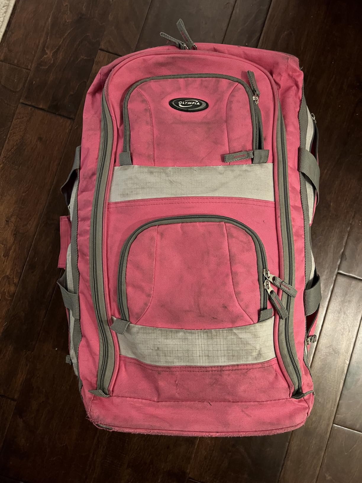Olympia U.S.A. 33 inch Jumbo Size 8 Pockets Wheeled Rolling Duffel Bag Water Resistant Luggage Lightweight Travel Suitcase with Retractable Handle customer photo 1