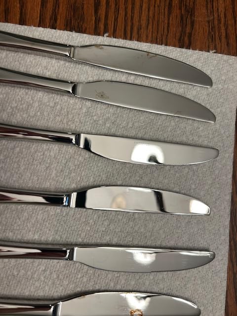 Oneida Silverware Set For 12, Moda 65-Piece Fine Flatware Set with Serving Utensils, Service For 12, 18/10 Stainless Steel, Dishwasher Safe For home, Knives Spoons and Forks Set (Silver, 65 pieces) customer photo 1