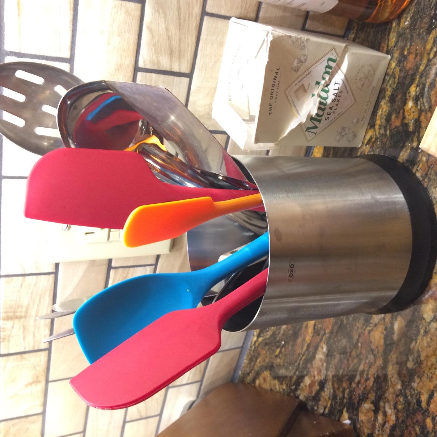OXO Good Grips Stainless Steel Rotating Utensil Holder | Holds 15+ Tools, Spins for Easy Reach, Kitchen Organization, Ideal for Countertop Storage customer photo 2