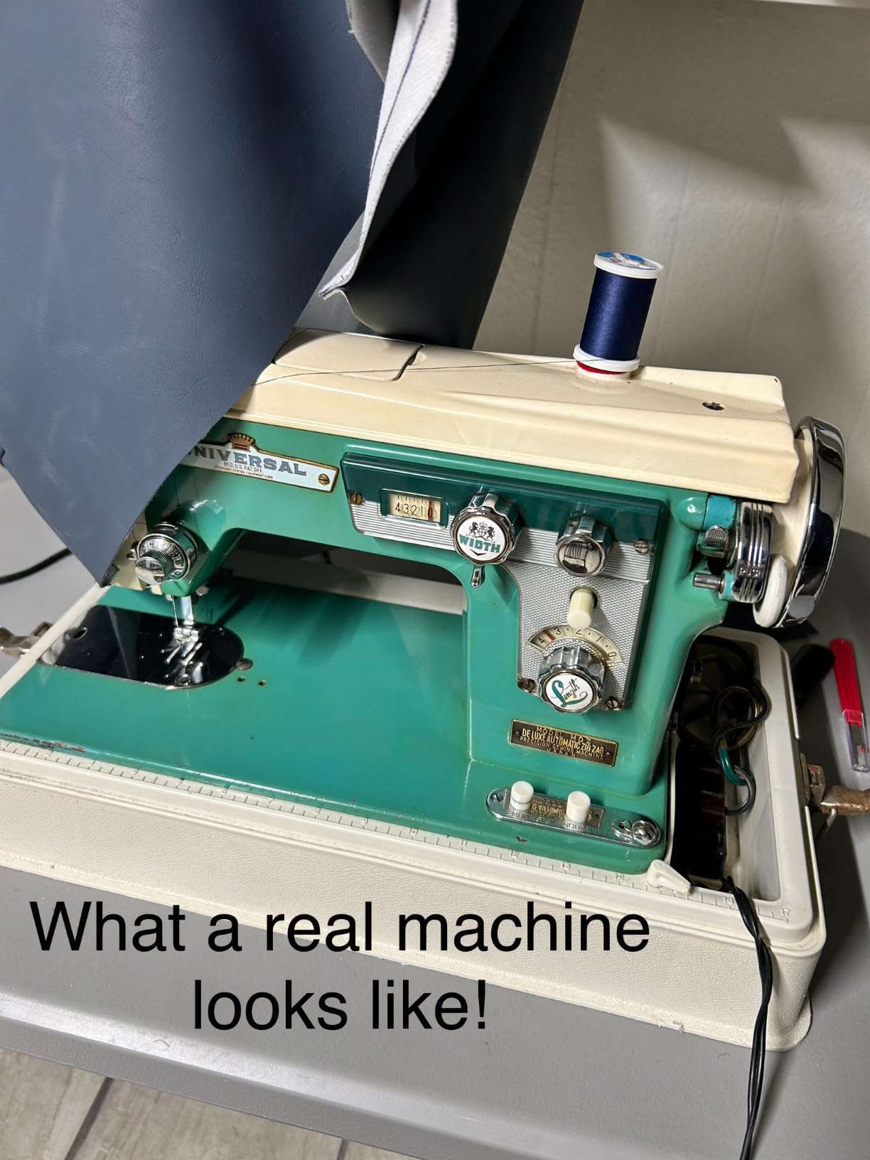 SINGER 4423 Heavy Duty Sewing Machine with Accessory Kit, 23 Stitches, 50% More Power for Denim and Canvas customer photo 1