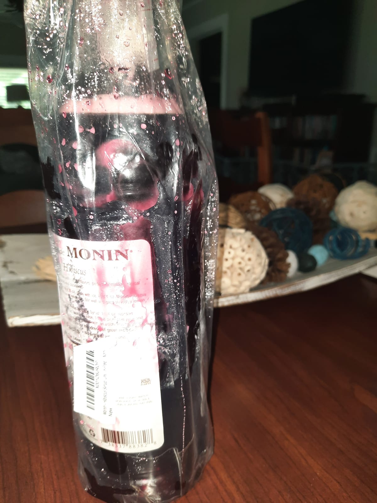 Monin Hibiscus Syrup for Drinks - 1 liter / 33.8 fl oz | Hibiscus Syrup Flavoring for Cocktails, Mocktails, Lemonade, Iced Teas, Sodas, & More, Kosher, Gluten Free, Non-GMO customer photo 1