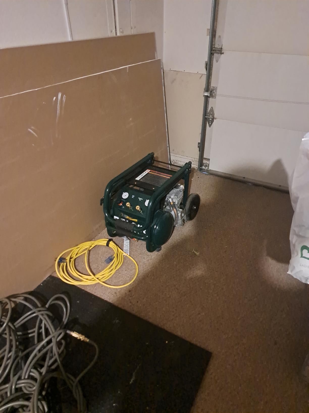 Rolair Air Compressor, 2.5 HP, 115V, 130 psi (VT25BIG) customer photo 1