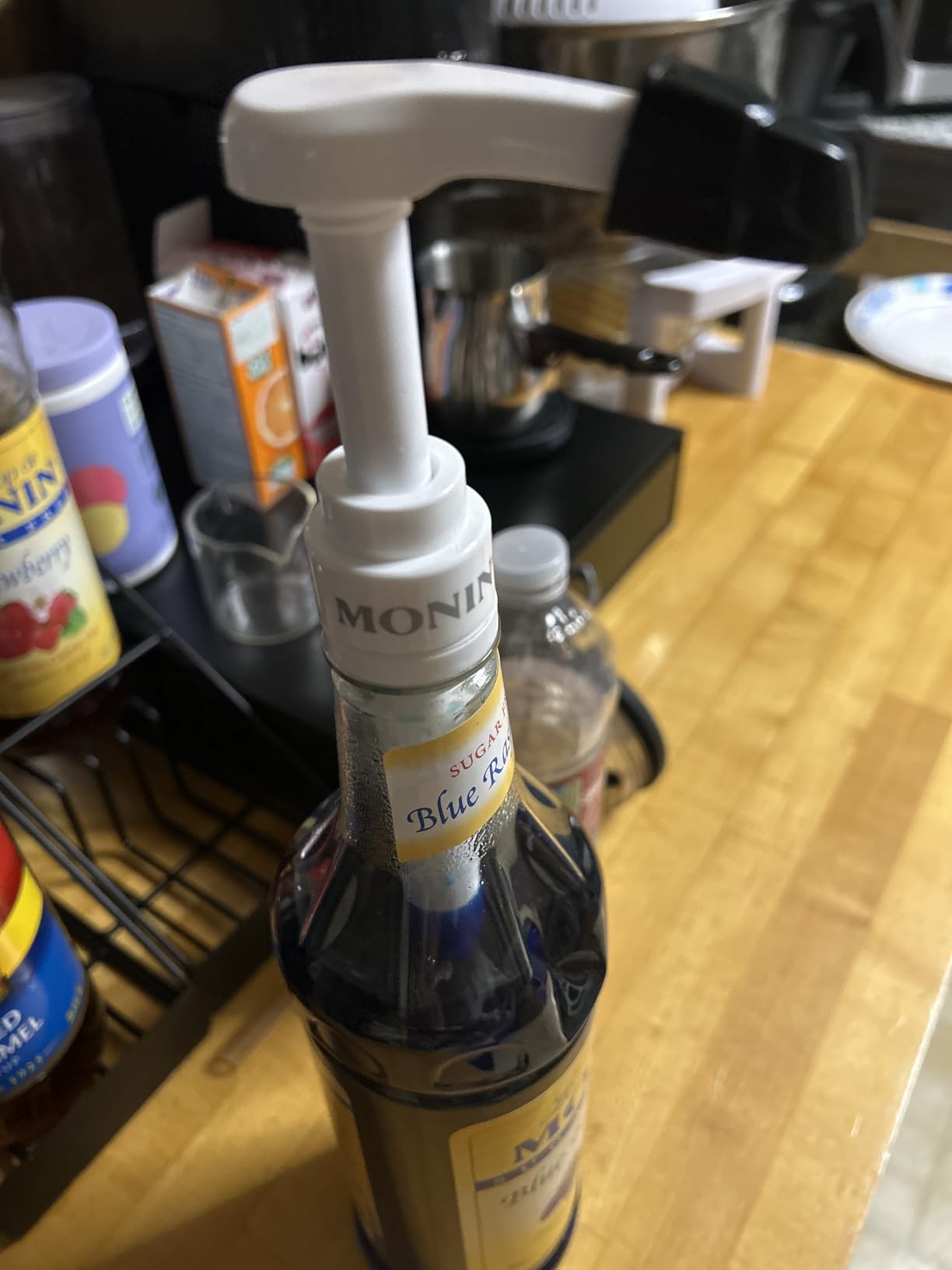 Monin - Syrup Pump, Exclusively for 1 Liter (33.8 fl oz) Plastic Bottles customer photo 2