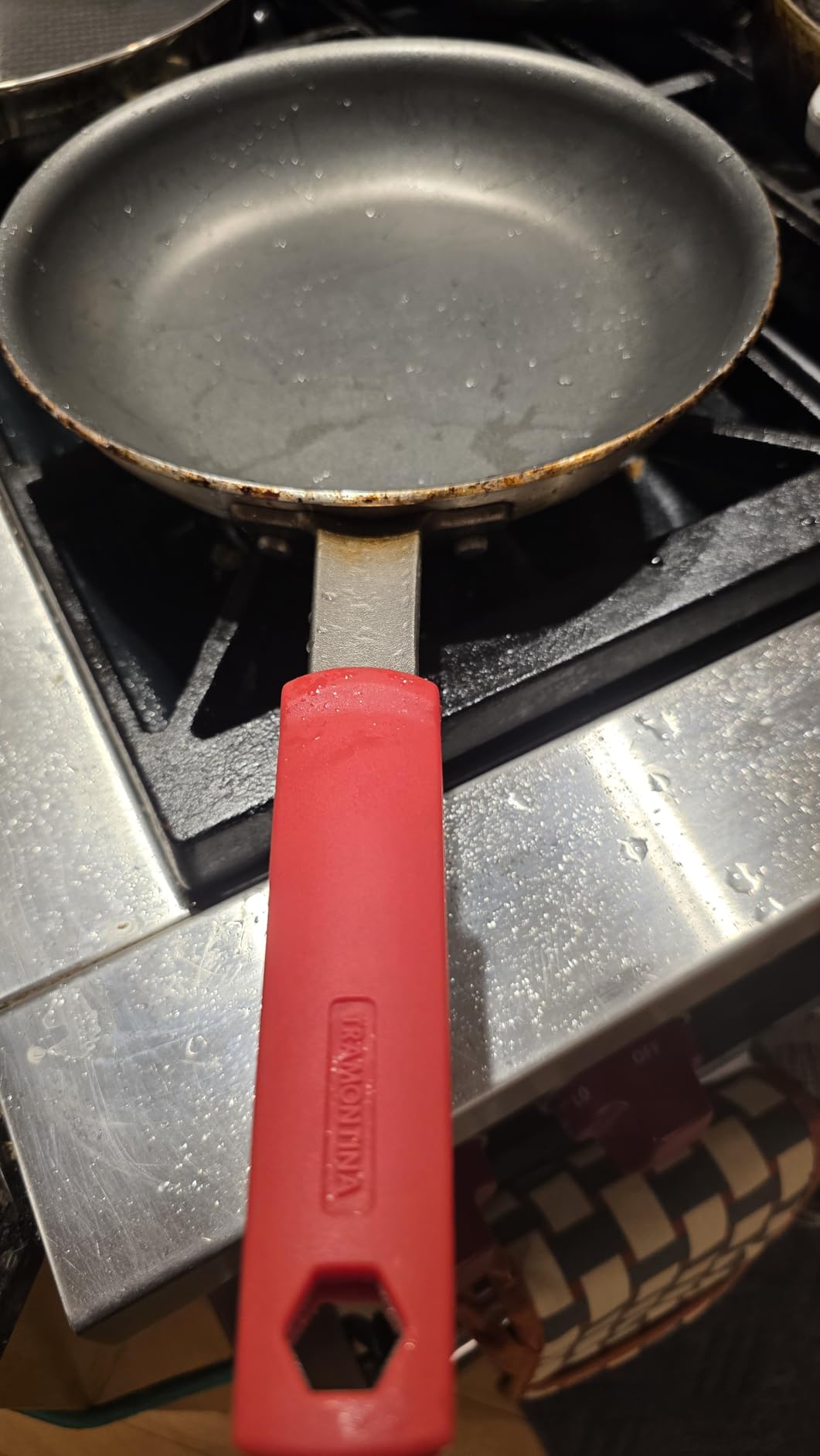 Tramontina Professional 10-Inch Non Stick Frying Pan | Heavy-Gauge Aluminum Skillet with Reinforced Nonstick Coating, Red Handle, Dishwasher and Oven Safe, Made in Brazil customer photo 1
