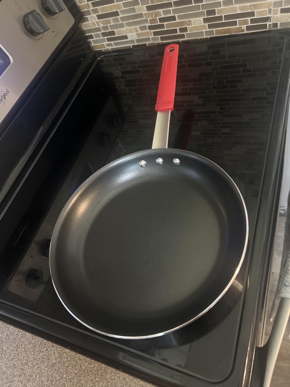 Tramontina Professional 10-Inch Non Stick Frying Pan | Heavy-Gauge Aluminum Skillet with Reinforced Nonstick Coating, Red Handle, Dishwasher and Oven Safe, Made in Brazil customer photo 2