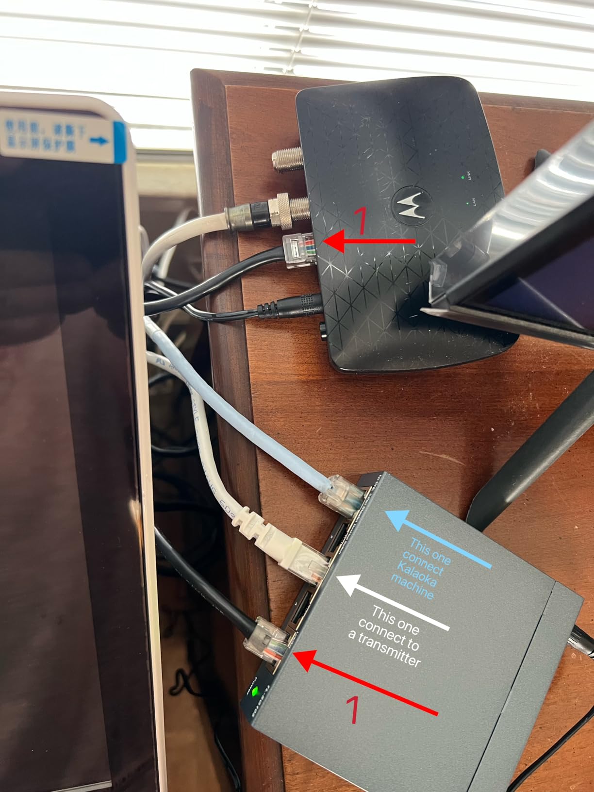 TP-Link TL-SG105, 5 Port Gigabit Unmanaged Ethernet Switch, Network Hub, Ethernet Splitter, Plug & Play, Fanless Metal Design, Shielded Ports, Traffic Optimization customer photo 1