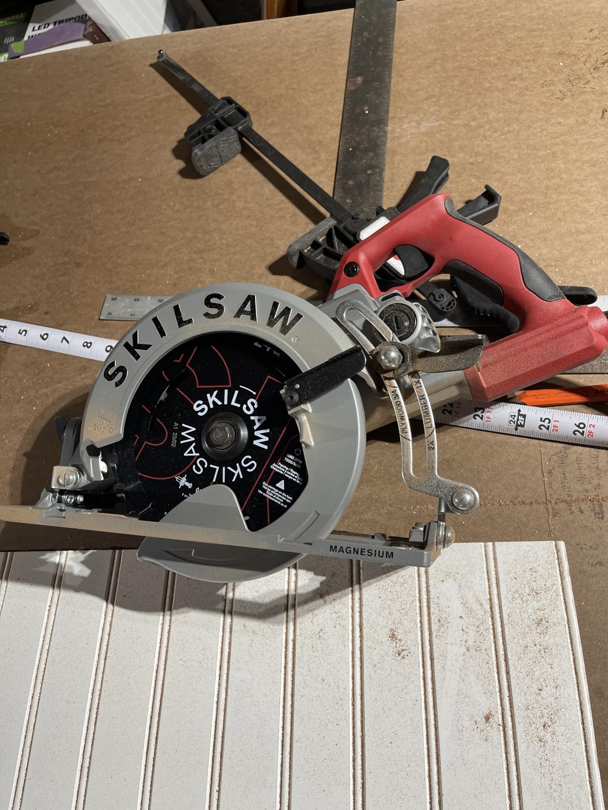 SKILSAW SPT77WML-01 15-Amp 7-1/4-Inch Lightweight Worm Drive Circular Saw, Magnesium, Dual-Field 15a Motor, 24t Diablo Carbide Blade Included, 53 Degree Bevel customer photo 1