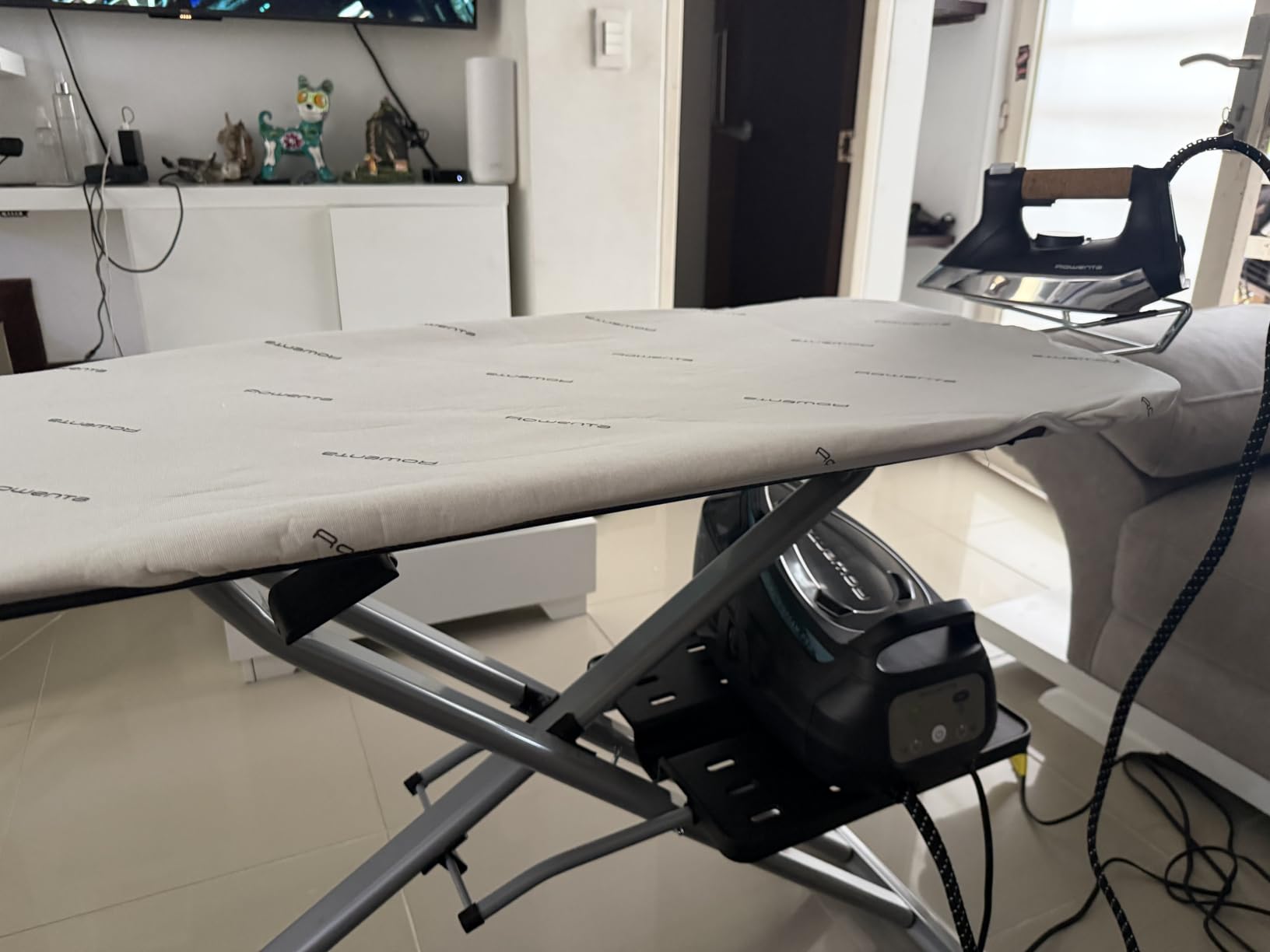Rowenta Pro Compact Ironing Board with Hanger Rack 18 x 54 Inches Space Saving, Folding, 4 Legs IB9100, Beige customer photo 1