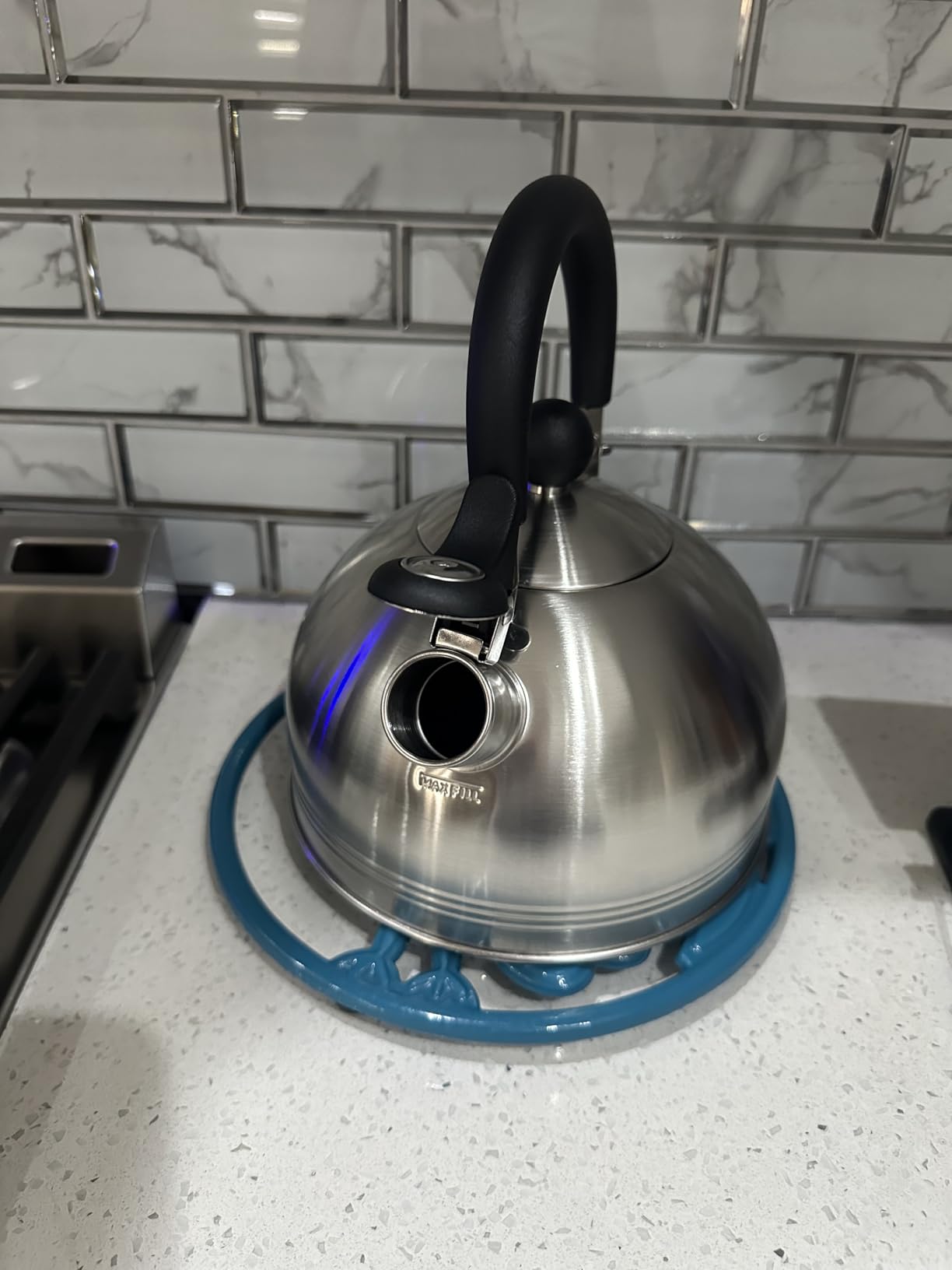 Mr. Coffee Carterton Stainless Steel Whistling Tea Kettle – 1.5-Quart Capacity, Mirror Polish Finish, Durable Tea Kettle for Stovetop, Fast Boiling, Easy Pouring customer photo 1