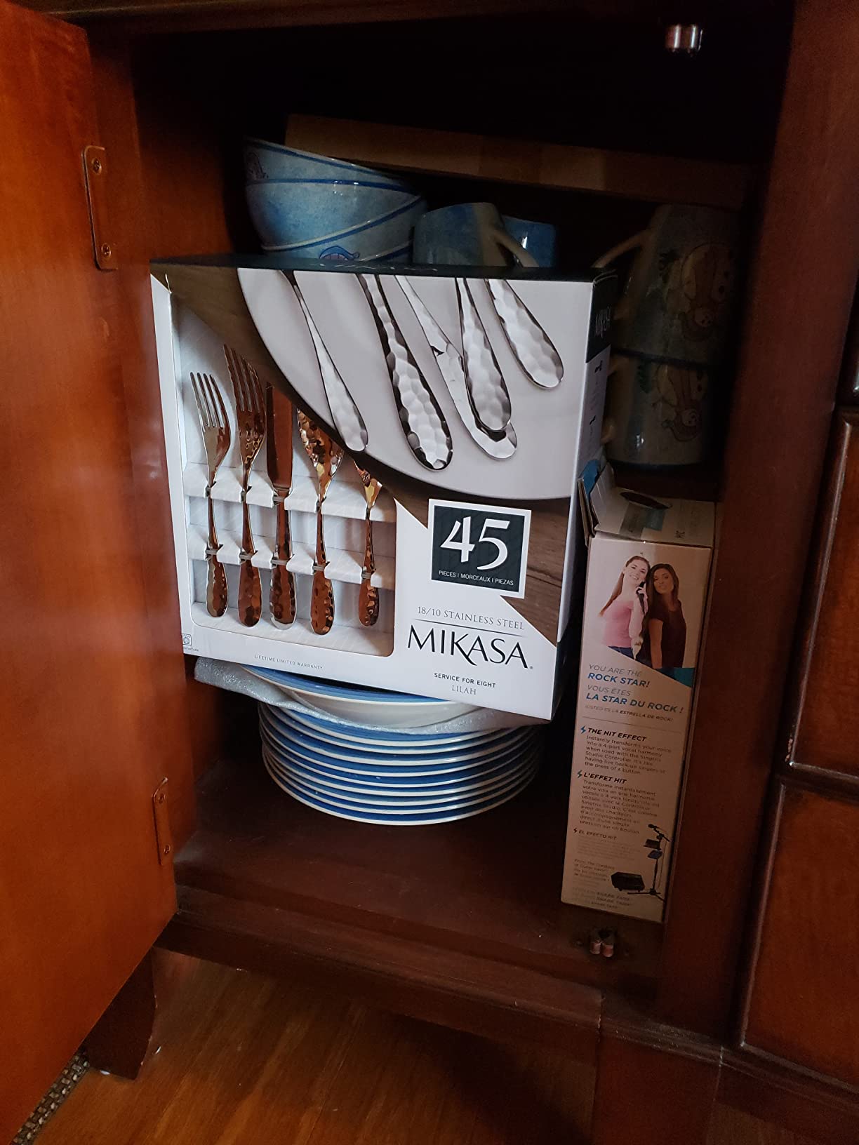 Mikasa Harmony 45-Piece Silverware Set, 18/10 Stainless Steel Cutlery for 8, Includes Forks, Knives, Spoons, and 5-Piece Serving Utensils Set customer photo 2