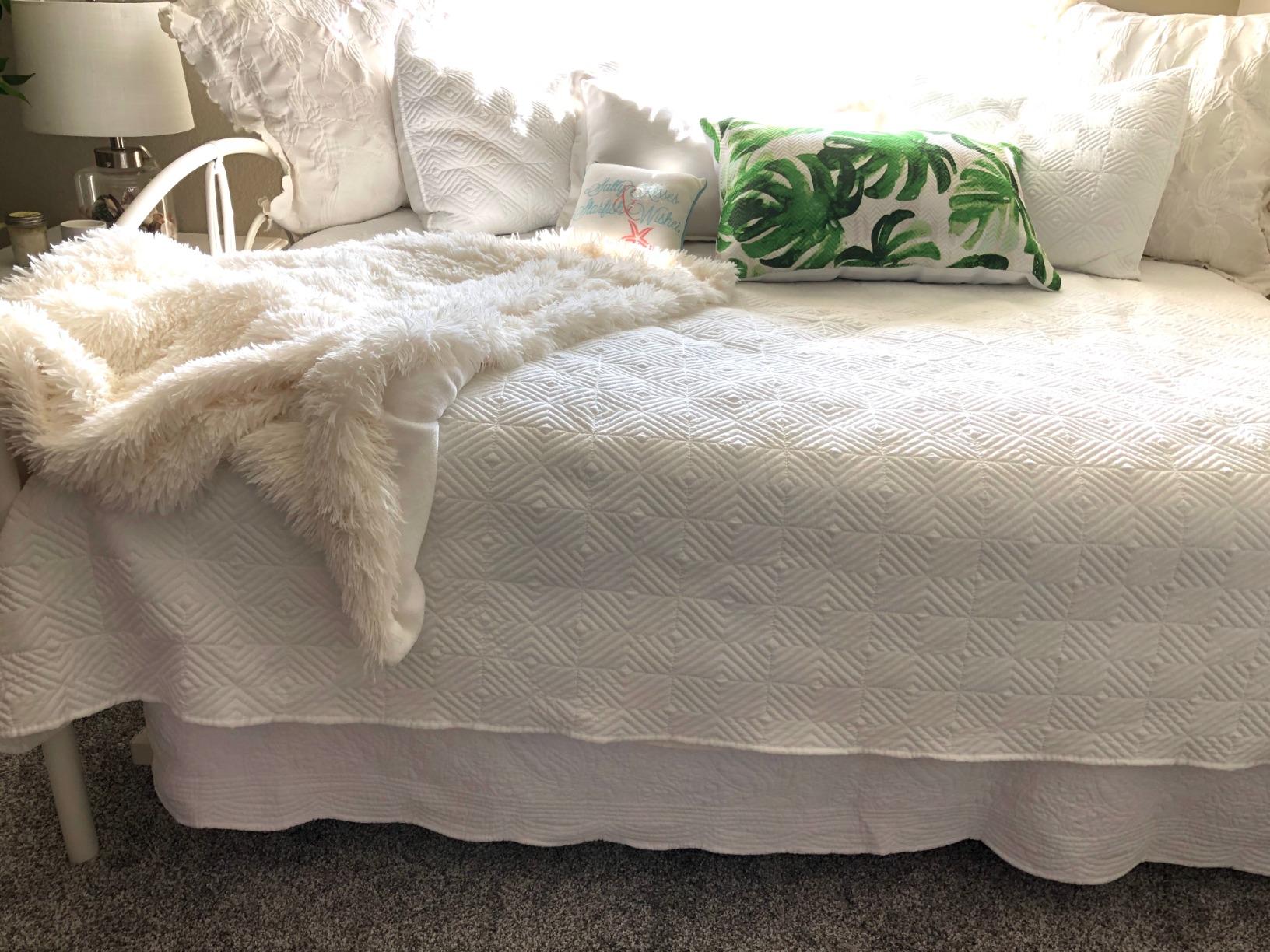 Greenland Home Paisley Quilted 100% Cotton Bed Skirt, White, Queen customer photo 2